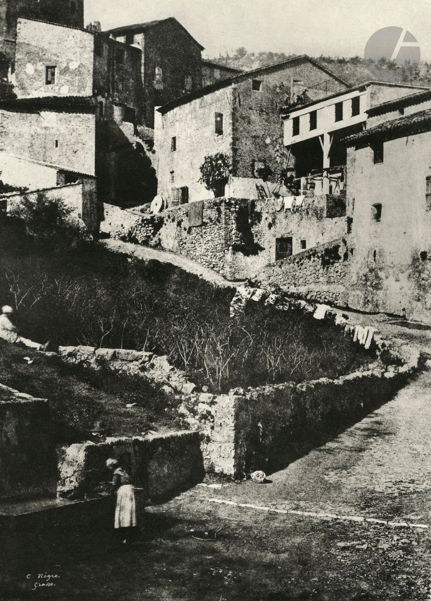 Charles Nègre (1820-1880)
Le Midi de la France. Sites et monuments historiques, 1852-1853. 
Villeneuve Lès Avignon, la tour. Tarascon, château du Roi René. Arles, Saint-Trophime et les remparts. Toulon, la rade et l'escadre. Grasse, les moulins à huile. Saint-Cézaire. Cannes, le château des tours. 
Art et Photographie. Paris, Septembre 1984. 
Portfolio composé de dix héliogravures (tirées par Pierre Brochet). Édition à 30 exemplaires (celui-ci non numéroté).
Format moyen : 62 x 47 cm 

Portfolio composed of ten heliogravures (printed by Pierre Brochet). Edition of 30 (this one not numbered).
Average size : 62 x 47 cm
