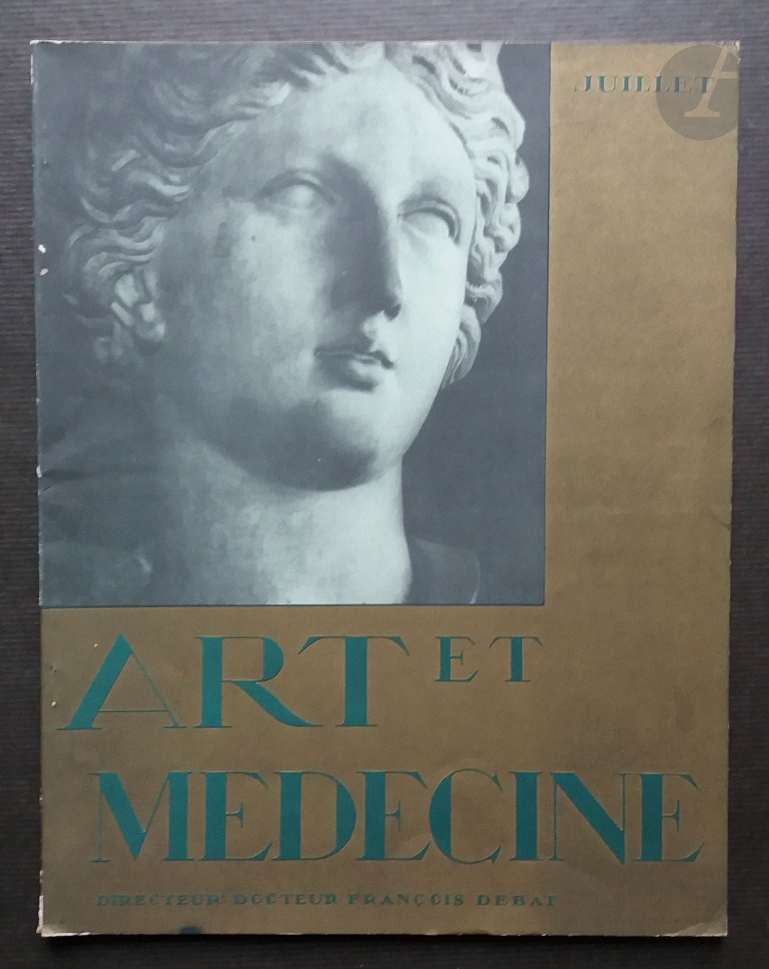 ART ET MÉDECINE
Revue mensuelle réservée au corps médical.
Numéro de Juillet 1932
Photographies d'André Kertesz, e.a.
In-4 (30 x 24 cm). Édition originale. 48 pages. Numéro consacré à l'Ile-de-France avec 20 photographies d'André Kertesz, reproduites en héliogravure,  et aussi la participation de Germaine Krull et Emmanuel Sougez. Textes de Pierre Scize, Pierre Mac-Orlan, e.a. Couverture souple illustrée.