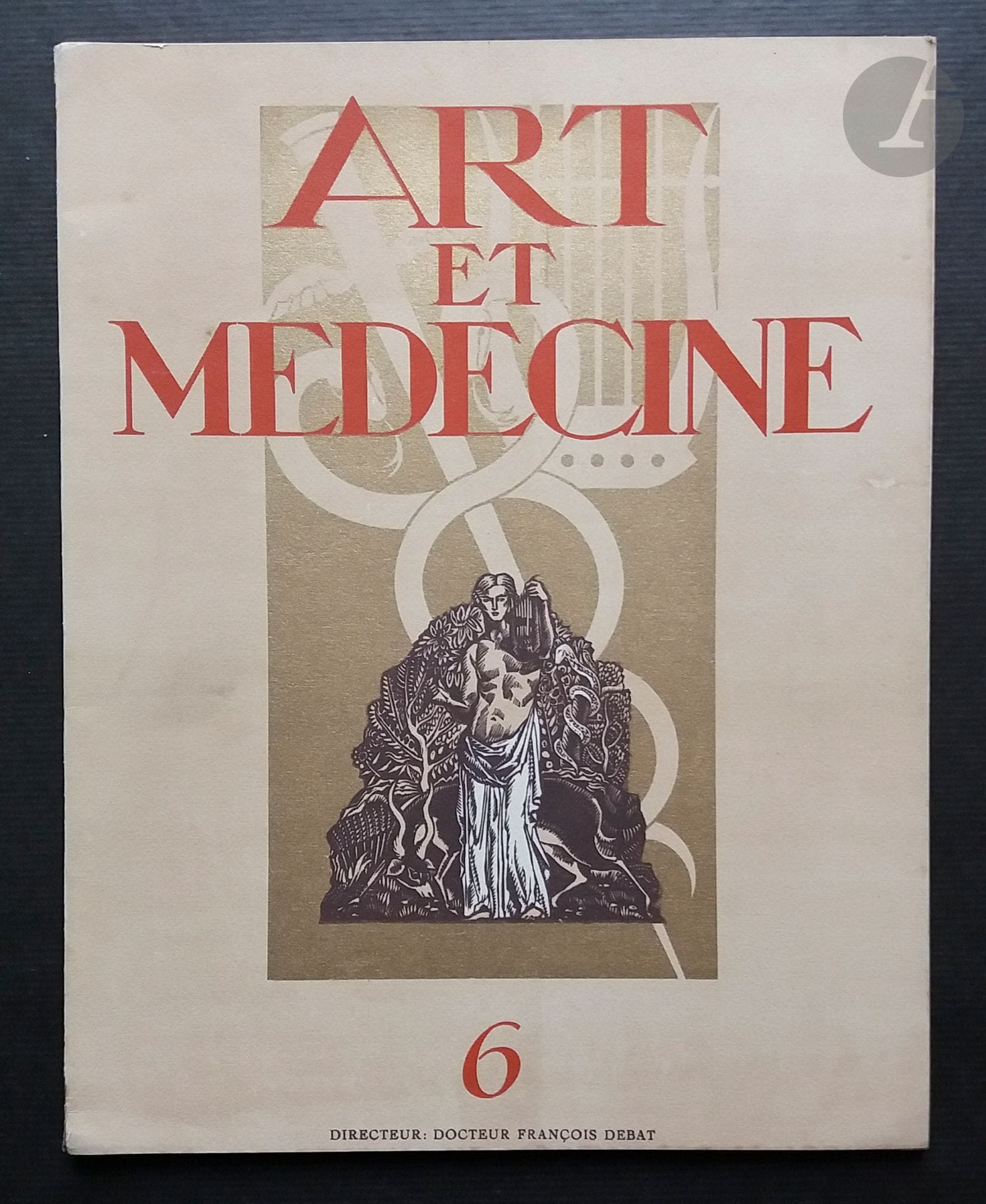 ART ET MÉDECINE
Revue mensuelle réservée au corps médical.
Numéro de Mars 1931
In-4 (30 x 24 cm). Édition originale. 56 pages. Numéro consacré aux colonies (Madagascar, le Maroc, l'Indochine) et à l'Exposition coloniale. Textes du Maréchal Lyautey, Elie Faure, André Maurois, e.a. Photographies reproduites en héliogravure, dont 2 par André Kertesz. Couverture souple illustrée