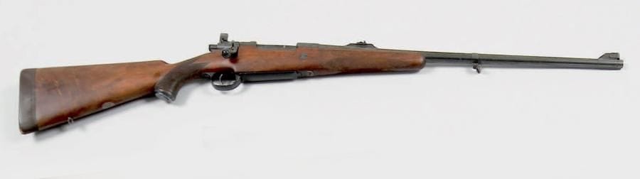 Carabine à verrou calibre 357 Magnum Holland & Holland 13 Bruton Street London. Crosse pistolet en noyer de 38 cm avec talon en cuir de 3 cm. On y joint une lunette Weaver D4 USA. 5e catégorie à déclarer