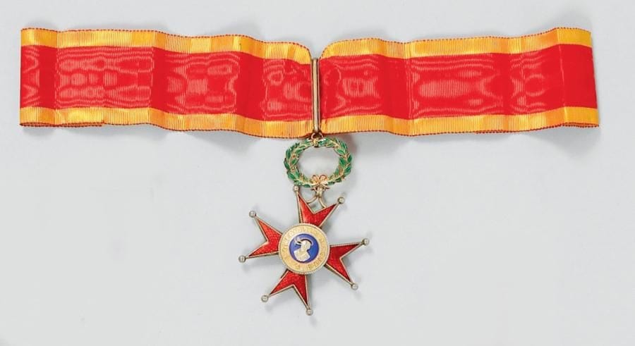 VATICAN
Ordre de Saint-Grégoire Le Grand, fondé en 1831. Étoile de commandeur à titre civil. Vermeil et émail. Marque du fabricant «TANFANI BERTARELLI» et poinçon au cygne. Cravate. SUP