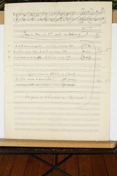 Henri RABAUD (1873-1949)
3 P.A. ; 1 page in-fol. et 2 pages petit in-4.Au sujet de Mârouf, savetier du Caire (créé à l'Opéra-Comique le 15 mai 1914) : minutage de l'oeuvre, acte par acte ; coupures à faire dans le 5e acte... On joint une L.A.S., 9 février 1940