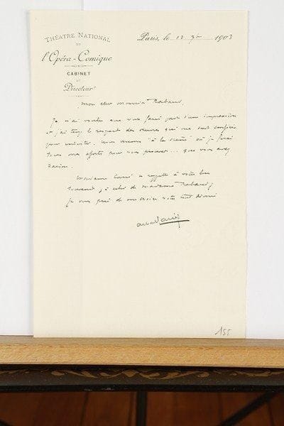 Albert CARRÉ (1852-1938)
7 L.A.S., 1903-1928, à Henri Rabaud ; 11 pages in-8, en-tête du Théâtre National de l'Opéra-Comique.Le directeur de l'Opéra-Comique remercie Rabaud pour une partition dédicacée, et se dit très fatigué des répétitions de Macbeth (mai 1914). En 1924, il l'informe de la reprise de L'Appel de la mer, puis il se propose comme professeur au Conservatoire : « J'ai depuis 25 ans, dressé et formé tant de chanteurs et de chanteuses qui m'arrivaient ne sachant rien, alors même qu'ils sortaient du Conservatoire »... Il prend goût au professorat et parle de son élève, le baryton Louis Musy qui va débuter à l'Opéra-Comique dans Le Chemineau : « Je n'aurai pas toujours des sujets aussi intéressants que Musy mais je tâcherai de réveiller les talents endormis ». Les lettres de 1928 concernent une mise en scène de Don Giovanni de Mozart pour laquelle il fait quelques suggestions dont certaines lui sont inspirées par une partition éditée à Leipzig au XIXe siècle ; il est notamment question des récitatifs, des indications scéniques trouvées dans le livret de cette ancienne édition qu'il est prêt à offrir à la bibliothèque du Conservatoire..