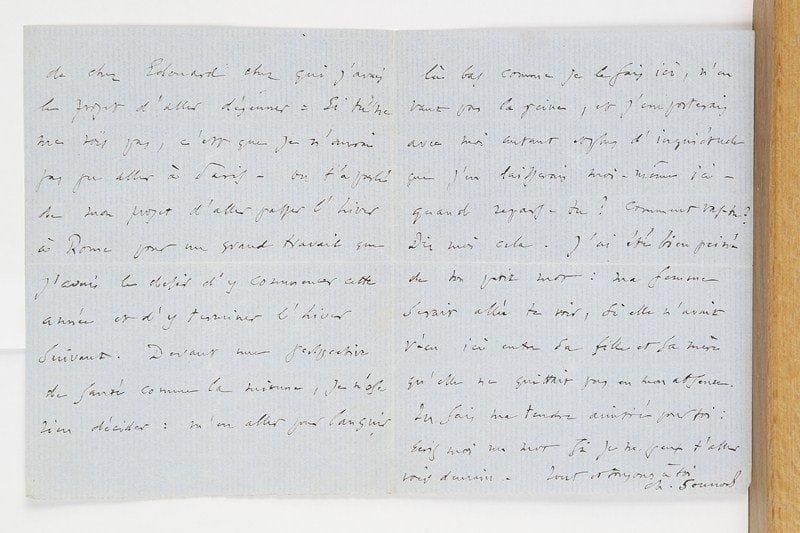 Charles GOUNOD
L.A.S., Saint-Cloud 23 novembre 1868, à « Mon bon cher petit » ; 3 pages in-12.« Je viens de passer, moi aussi, une cruelle saison dont les suites ne sont pas finies. Je suis en un état de santé tellement triste depuis six mois que je me demande surtout où cela s'arrêtera. J'ai eu, cet été, des crises nerveuses abominables, et tous les matins encore, je souffre une sorte d'agonie odieuse. [...] On t'a parlé de mon projet d'aller passer l'hiver à Rome pour un grand travail que j'avais le désir d'y commencer cette année et d'y terminer l'hiver suivant. Devant une perspective de santé comme la mienne, je n'ose rien décider : m'en aller pour languir là-bas comme je le fais ici, n'en vaut pas la peine, et j'emporterais avec moi autant et plus d'inquiétude que j'en laisserais moi-même ici »..