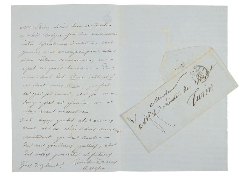 Massimo d'AZEGLIO (1798-1866)
Homme d'État italien, Premier ministre et ministre des Aff aires étrangères de Victor-Emmanuel II. 20 L.A.S., 3 L.S. et 4 P.A., Chambéry, Turin, Gênes et Florence 1850-1857, au comte Gustave de Reiset; 65 pages formats divers, nombreuses enveloppes; en français. Intéressante correspondance du ministre du Risorgimento. 15 octobre 1850, envoi d'une liste de décorations conférées à des fonctionnaires français par le Roi de Sardaigne: MM. Magne, de Lesseps, Thayer, de Lagrenée etc. 6 janvier 1851: « Le Roi a invité le ministère et les 2 Présidens pour partager le gâteau des Rois, et cela au grand détriment de notre dinette »... 3 juillet: « J'ai parlé à Cavour de l'aff aire. Il pense qu'il vaudrait mieux attendre à un autre moment à cause de tout ce qui a été dit en cette occasion »... 1er octobre, sur un projet de concours pour une statue équestre du Roi Charles-Albert, et avis d'une « réponse » qu'il publie à propos de la Gazette piémontaise... 16 mars 1852. Tout Turin regrette le départ de Reiset: « Dans les tristes journées de Milan, quand les balles sifflaient, vous vous êtes montré brave comme un Français; dans les aff aires, je vous ai toujours trouvé franc et loyal comme un gentilhomme, et dans les rapports intimes vous avez les finesses et la douceur des femmes »... 29 août [1853]: enchanté de le savoir en Piémont, il attend sa visite: « ayant le grand bonheur de vivre sous des libere istituzioni et étant uomo libero, je fais ce que je veux »... 3 mars 1854: « Je crois que vous êtes le seul homme en Europe qui ait su tirer bon parti de la question d'Orient, qui a tant dérangé de monde. D'abord la Russie vous a été légère et vous en avez été quitte pour quelques mois de séjour. Après ça vous avez fait parler de vous de par le monde, et vous voilà revenu en passe, je suppose, d'être ministre. Evviva! »... Il parle aussi de l'obligeante intention de Nieuwerkerke d'acquérir un de ses tableaux pour le Louvre... 30 avril, l'idée d'envoyer un tableau à Paris et à l'Em