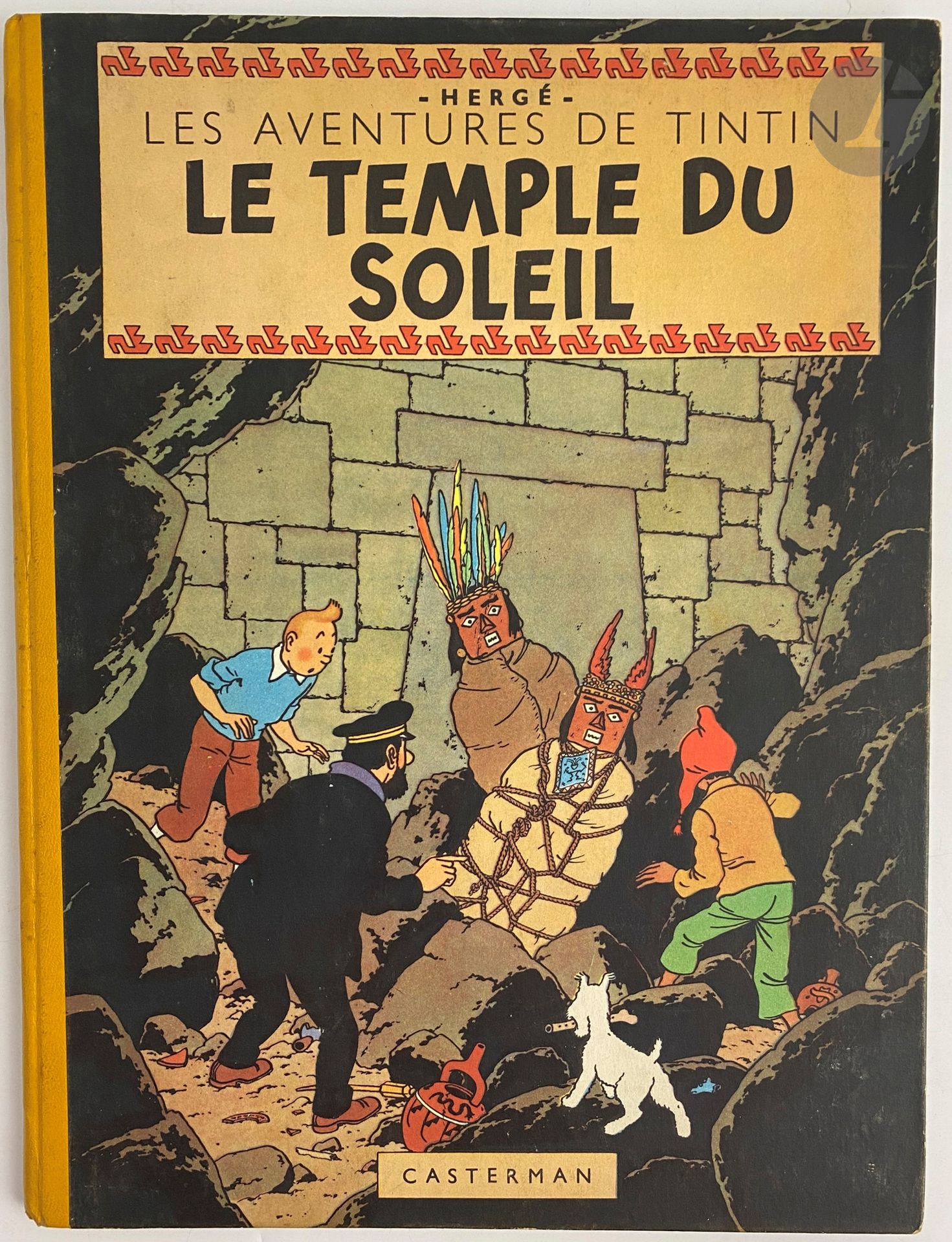 HERGÉ.
Le Temple du Soleil.
Tournai, Paris : Casterman, [1949]. — Album in-4, cartonnage illustré de l'éditeur à dos jaune.

Édition originale du quatorzième album de « Tintin ».
Elle comprend bien les gardes bleues, les deux symboles incas sur le titre et le quatrième plat B3.
Exemplaire très bien conservé malgré quelques salissures. Infimes usures aux coins.