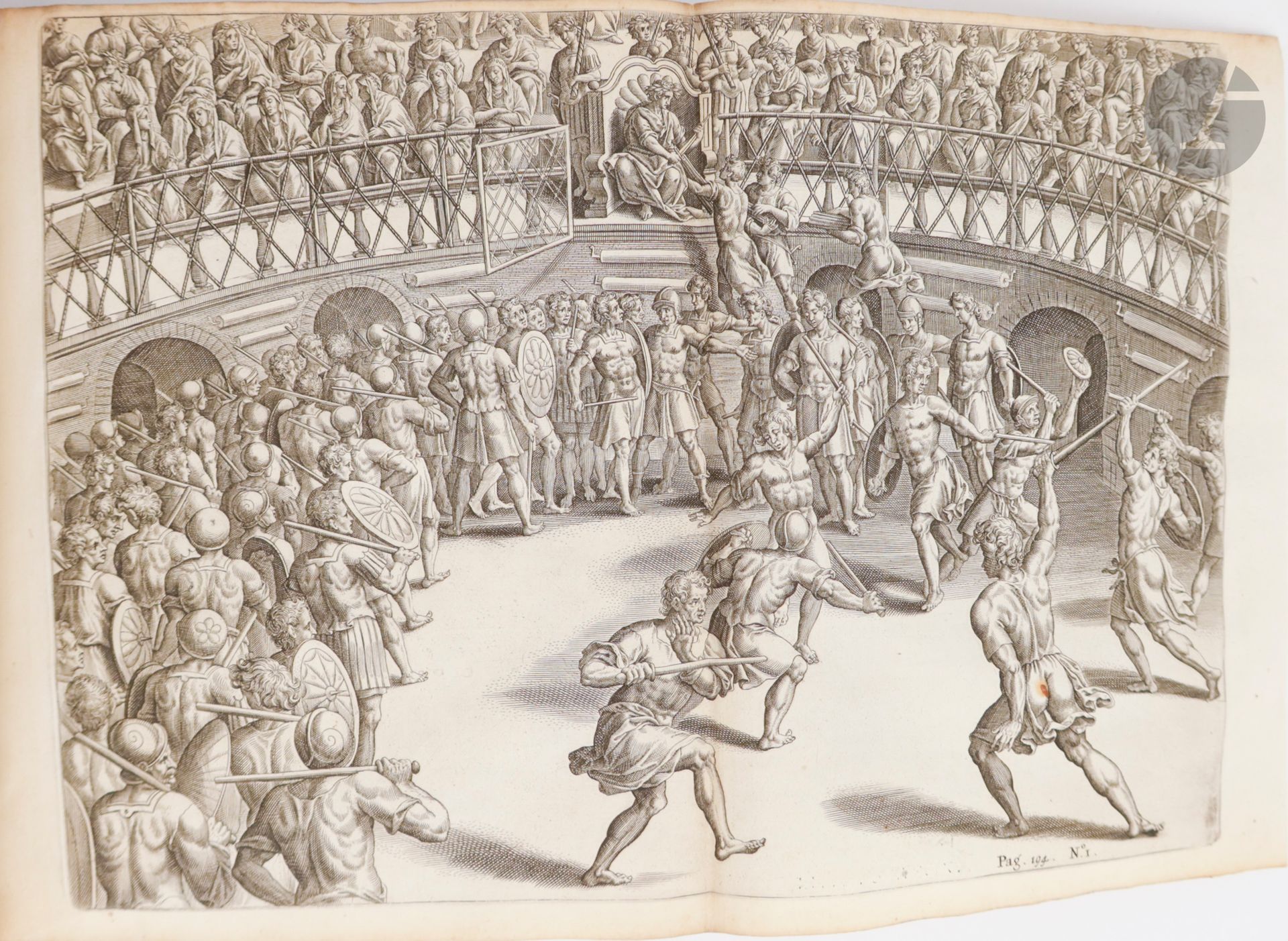 MERCURIALE (Girolamo).
De arte gymnastica libri sex : In quibus exercitationum omnium vetustarum genera, loca, modi, facultates, & quidquid denique ad corporis humani exercitationes pertinet diligenter explicatur.
Amsterdam : Andreas Frisius, 1672. — In-4, parchemin rigide à recouvrement, dos lisse (reliure de l'époque).

Nouvelle édition, l'une des plus estimées du premier grand traité de gymnastique publié depuis l’Antiquité constituant la première véritable somme scientifique concernant l’activité physique.

Le médecin Girolamo Mercuriale (1530-1606), originaire de Forli, a écrit cet ouvrage à une époque charnière de la pensée universelle, riche en bouleversements. Copernic laissait apercevoir un espace sidéral où la terre n’était plus le centre de l’univers, Vésale faisait glisser la vision du corps alors fantasmée à une vision plus réaliste, et le concile de Trente, lié à l’avènement du protestantisme, introduisait un monde sans intermédiaire entre Dieu et l’Homme.

Ce que Vésale a produit pour l’anatomie, Mercuriale le réalisa pour la gymnastique dans cet « Arte Gysmnastica ». Il y propose une synthèse exhaustive de tout ce qui a été produit dans le passé, professe une gymnastique hygiénique et curative, et réalise ainsi une sorte de vaste encyclopédie des exercices corporels et des sciences qui permettent d’analyser le mouvement.

L’ouvrage parut pour la première fois en 1569. Il est divisé en six chapitres, les premiers forment une collection exhaustive des exercices qui s’inscrivent dans la même démarche que celle de Vésale, et les chapitres IV à VI évoquent les exercices les mieux adaptés à l’entretien ou à l’amélioration de la santé.

Cette édition est illustrée de dix compositions gravées sur cuivre, dont un frontispice attribué à Romein de Hooghe, une vignette de titre, une vignette dans le texte et sept planches, dont cinq dépliantes, ainsi que de vingt-six autres compositions, dont vingt-et-une à pleine page et cinq dans le texte, gravées sur bois par Cristofo Coriolano d’après Pirro Ligorio, que l'on trouvait déjà dans les éditions précédentes.

Bon exemplaire en reliure de l'époque.
Léger manque à la coiffe inférieure, quelques salissures au dos et sur les plats. Rousseurs éparses.