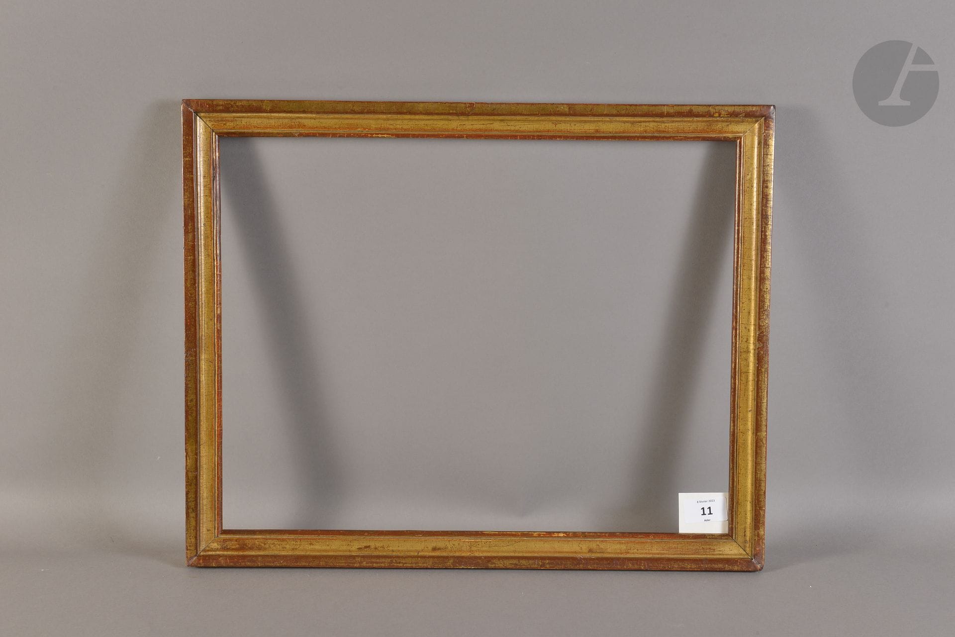 Molded and gilded wood rod. Louis XVI period (modified in its dimensions). 34,7 x 45 cm - Profile : 3,2 cm (8F)