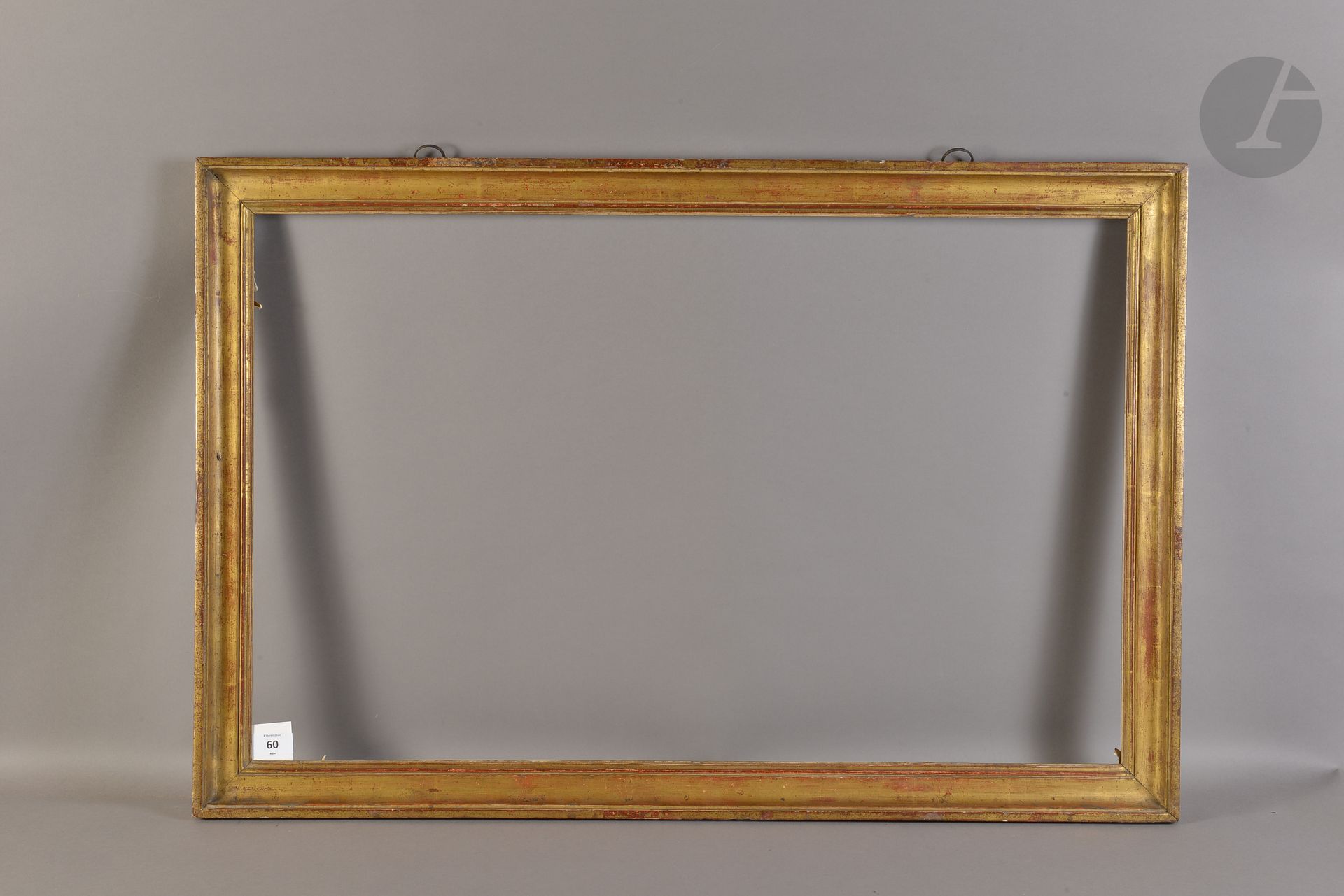 Gorge en chêne mouluré et doré. Époque Louis XVI. 51,9 x 82,7 cm - Profil : 4,8 cm