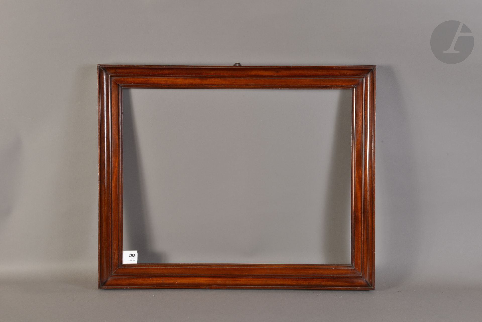 Moulded mahogany frame on a fir wood core. Italy, late 18th century. 45 x 58.9 cm - Profile : 6 cm (12P)
