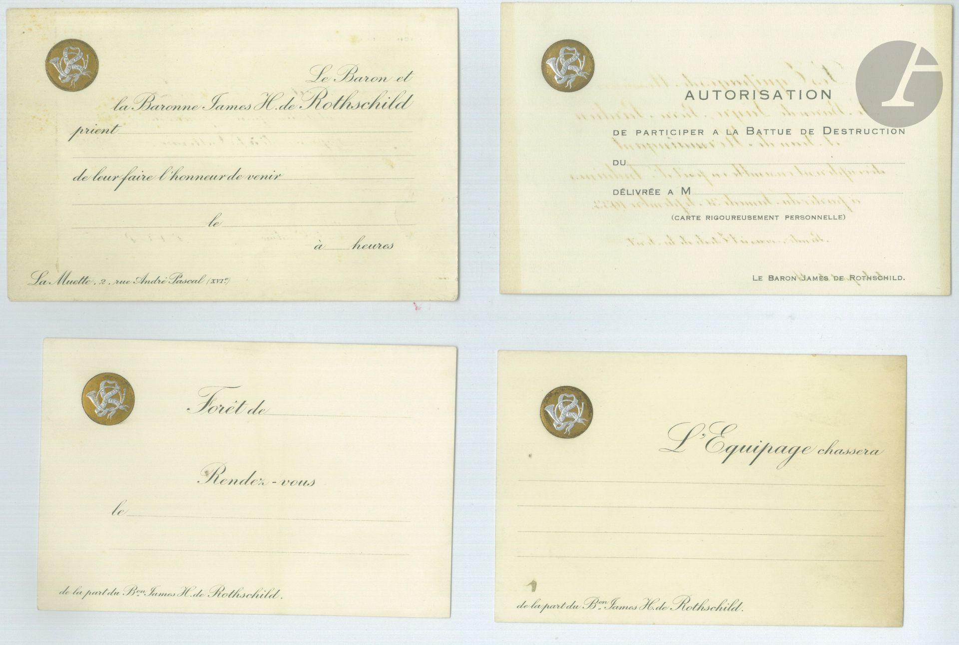 [ROTHSCHILD - VÉNERIE]
4 cartons d’invitation à la chasse : 
- Carton d’invitation à la chasse de la part du baron et de la baronne James H. de Rothschild, au blason de l’équipage en tête. 10 x 15 cm
- 3 cartons d’invitation à la chasse de l’équipage «Par Vaux et Forêts» de la part du baron James H. De Rothschild, fils du baron Henri de Rothschild, au blason de l’équipage en tête.
10 x 15 cm et 9 x 14 cm

On joint une petite carte détaillant les dates des chasses de l’équipage «Par Vaux et Forêts» du baron Henri de Rothschild, et de son fils le baron James H. De Rothschild, du 27 septembre au 18 octobre. Contrecollée sur carton. 8 x 13 cm