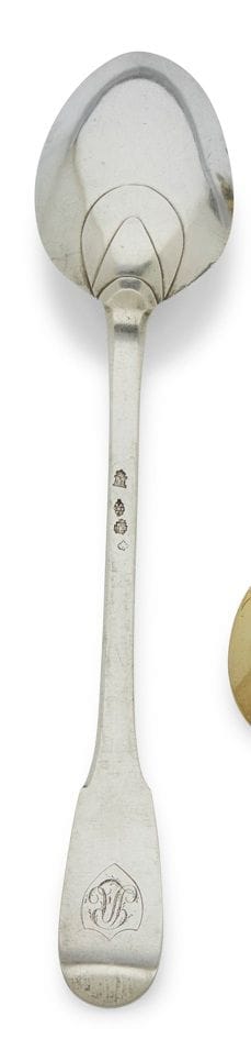 RODEZ VERS 1780 - JURIDICTION DE TOULOUSE
Cuiller à ragoût en argent modèle uniplat à double attache au cuilleron, gravée postérieurement dans un écusson de lettres entrelacées.
Maître orfèvre : Jean-Joseph LACOSTE, reçu à Toulouse pour Rodez en 1776, cité en 1791
Poids : 168 g - longueur : 32,5 cm