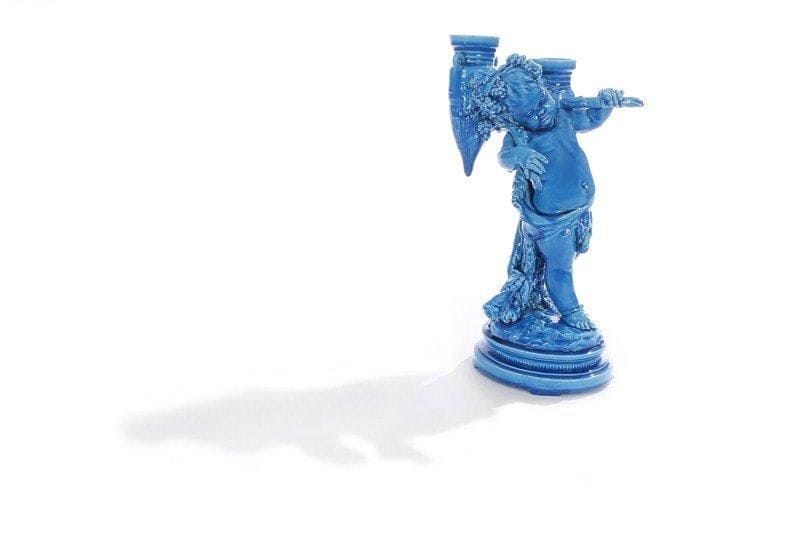 Joseph-Gustave CHERET (1838-1894) & Ch. FICQUENET & SEVRES
Pique-fleurs amour, en céramique émaillée bleue. Signé et situé. H : 38,5 cm  Egrenures.