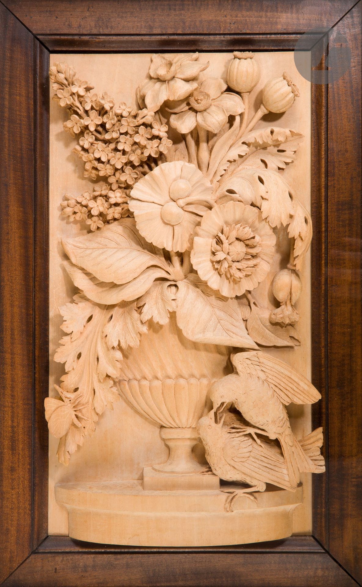 Aubert-Henri-Joseph PARENT (Cambrai, 1753 - Valenciennes, 1835)
Nature morte au vase de fleurs et couple d’oiseaux
Haut-relief en tilleul
Signé et daté à l’encre sous la base : « A. J. PARENT, F…. / 1830. »
H. 40,3 x L. 22 x P. 5,4 cm dans un encadrement en bois mouluré et doré

Provenance :
Monsieur Boulard, Valenciennes, en 1839 (d’après la note de dépense au verso du cadre)
On joint : la note de la dépense de Parent pour la réalisation de l’encadrement d’origine de l’œuvre. 

