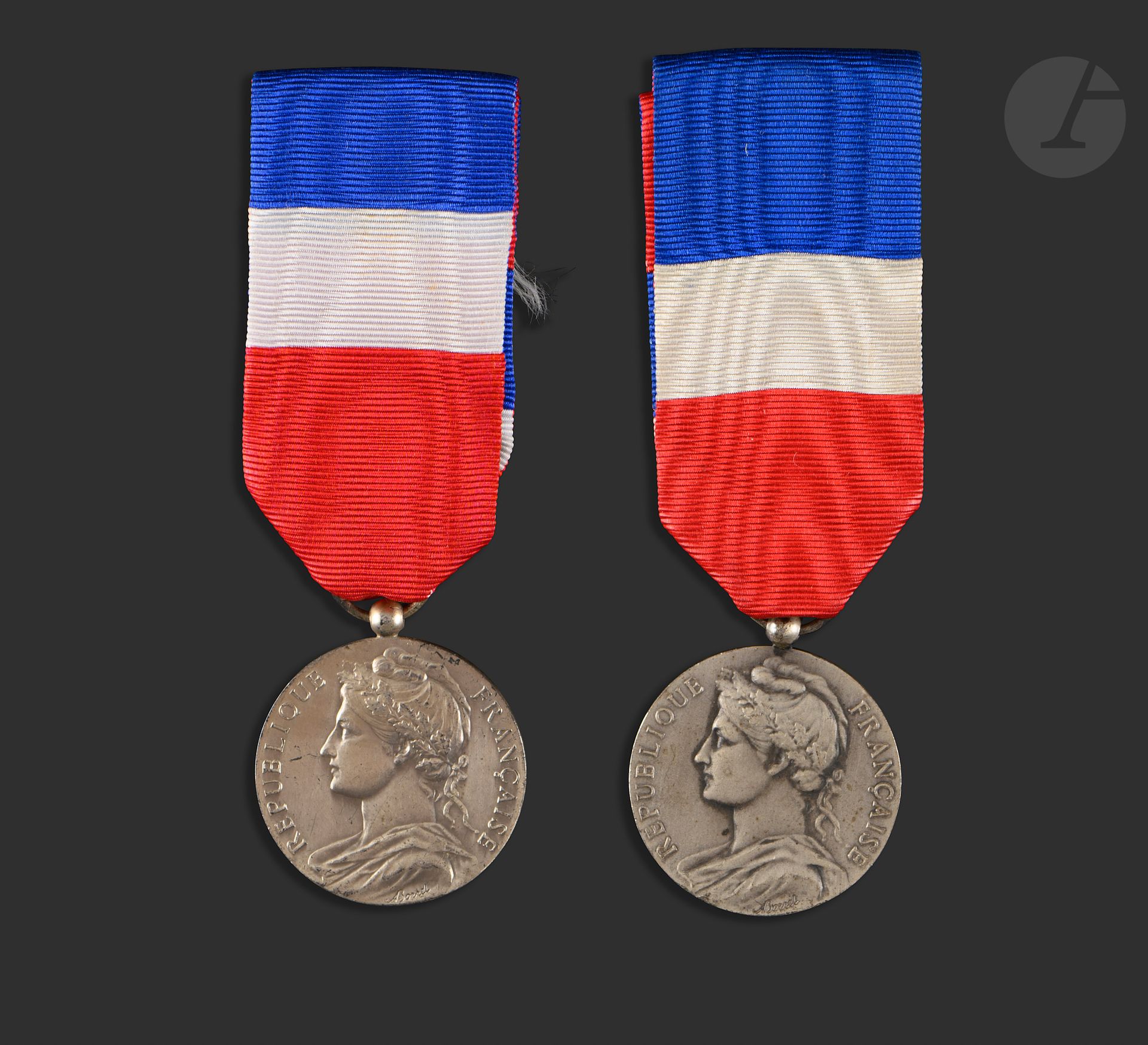 FRANCE
Two work medals :
- Ministry of Labor and Social Security.
Silver, ribbon.
T.T.B.
- Ministry of Social Affairs.
Silver, ribbon.
T.T.B.
