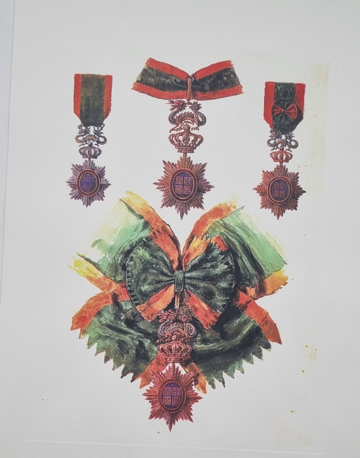 La Légion d’honneur, les médailles de sauvetage et les ordres coloniaux 
Ensemble de 8 planches en couleurs, présentant les différents insignes. 
43 x 32 cm 
Dans un cartonnage toilé. 
B.E.