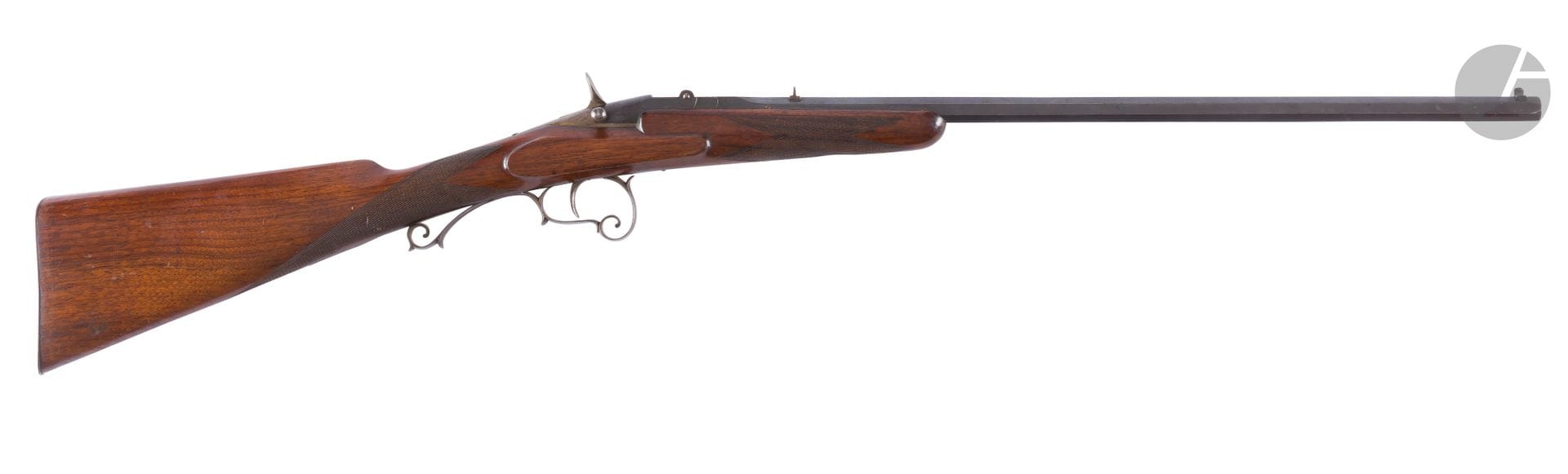 Rifle of shooting to loading by the breech, a blow calibre 9 mm
Barrel with sides, trimmings out of cut iron, trigger guard moved, stick out of drowning varnished partly squared.
Around 1870-1880.
B.E.