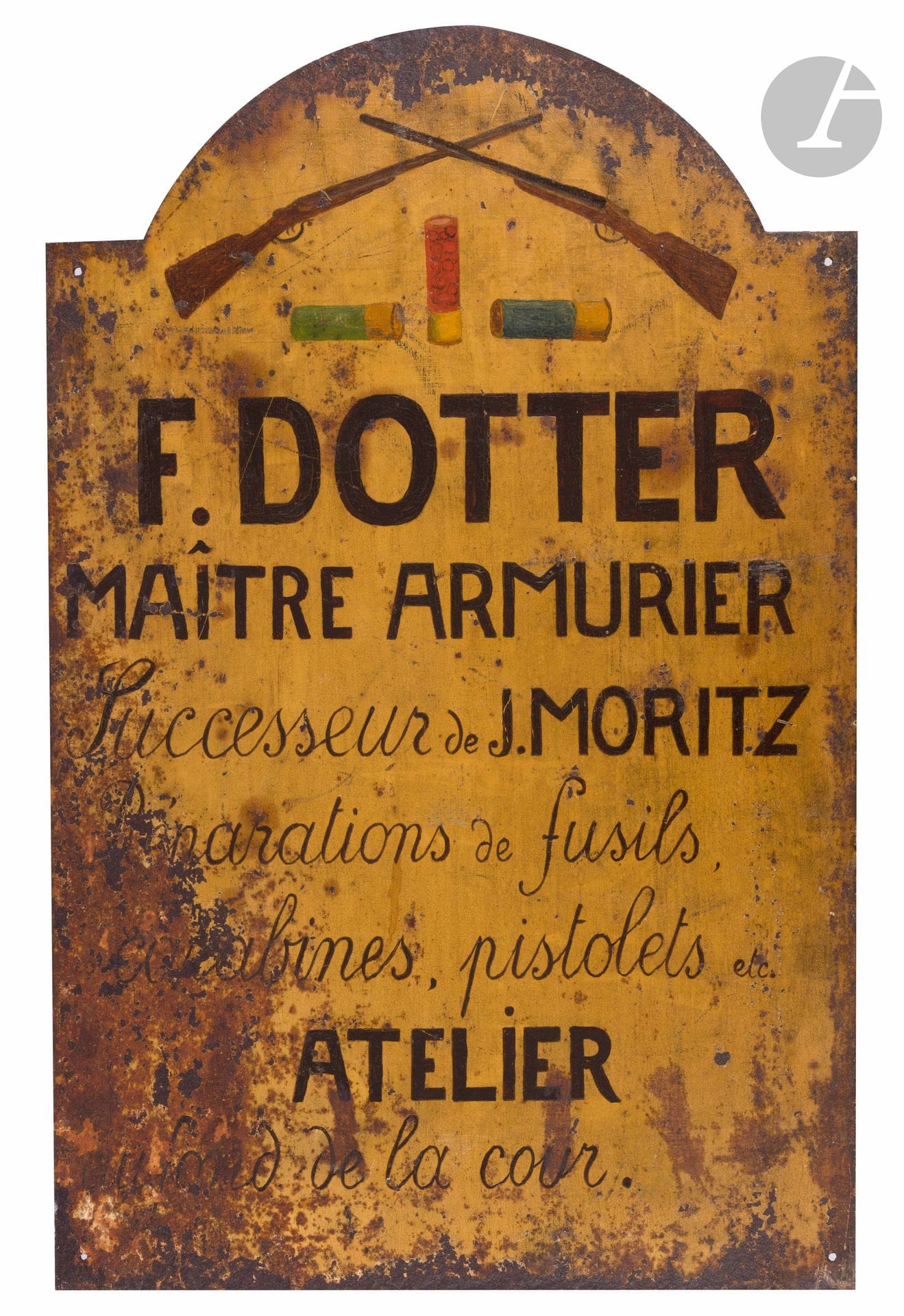 Lot de trois panneaux publicitaires :
- En métal émaillé pour la manufacture Liégeoise d’armes à feu. 30 x 60 cm.
A.B.E. (quelques manques et piqûres)
- En métal peint pour le Maître Armurier F. DOTTER. 71 x 51 cm.
E.M. (fortes piqûres et manques)
- En bois pour la Manufacture Auguste Francotte. 75 x 66 cm.
E.M. (usures et manques)
