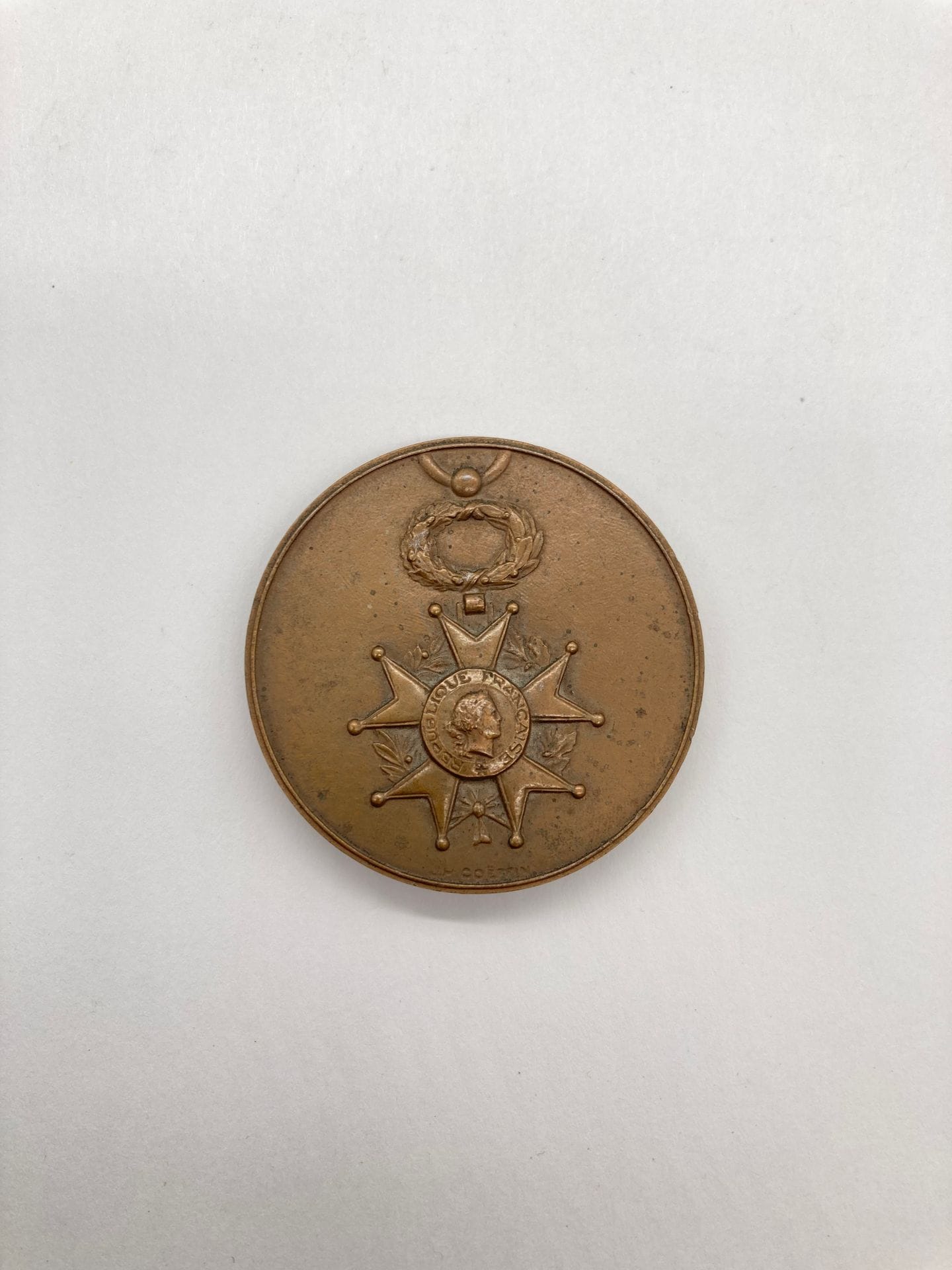 FRANCE
Médaille en bronze par J.M. Corbin.
Avers : Légion d’honneur.
Revers : Société d’entraide de la Légion d’honneur.
T.B. 
Diamètre : 50 mm