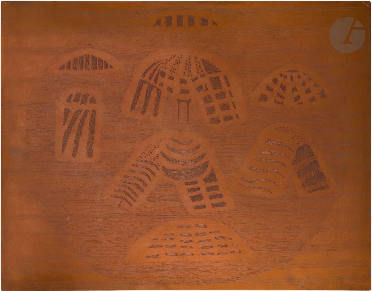 Zoran Mušič (italo-slovène, 1909-2005)
Femmes dalmates. 1953-1956. Cuivre gravé à l’eau-forte. 430 x 350. Frélaut 33. Angles arrondis. Biffé d’un trait de burin dans l’angle supérieur droit. (Ce sujet a été tiré à 30 épreuves en sépia et 10 en gris sur vélin, atelier Leblanc imprimeur). Au verso, autre sujet gravé au burin (autoportrait en Christ à la couronne d’épines devant une ville), biffé de plusieurs longs traits de pointe.