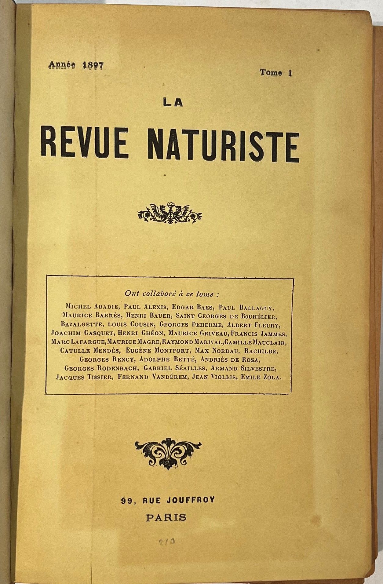 LA REVUE NATURISTE
Mensuelle d’art et de littérature
1ère série, n° 1, mars 1897-n° 12, février 1898. Tête de collection (une nouvelle série fut publiée de décembre 1899 à novembre 1901 ; la collection est complète avec 35 n° en 33 livraisons). Paris, Directeur-Administrateur : Henri Stoël. Textes de Michel Abadie, Pierre Camo, Albert Fleury, Joachim Gasquet, Edmond Jaloux, Marc Lafargue, Maurice Le Blond, Louis Lumet, André Magre, Maurice Magre, Eugène Montfort, Georges Rodenbach, Saint-Georges de Bouhélier, Jean Viollis, etc. 12 numéros en 12 livraisons en 1 vol. in-8 relié (il manque les couvertures des n° 3, 5 à 9, 12). Joint : – 1 L.A.S. de l’administrateur (8 janvier 1899) adressée à [Édouard Dujardin] sur papier à en-tête de la Revue naturiste, annonçant que la publication recommence et compte sur son abonnement ; – 1 reçu d’abonnement au nom de Dujardin (du 5 février 1900) ; – 1 coupure de presse annonçant le décès de Maurice Le Blond ; – Le faire-part du décès de Maurice Le Blond (14 janvier 1944) ; – 1 L.A.S. de Henri Mitterand (18 août 1966) adressée à Vasseur au sujet de la Revue naturiste.