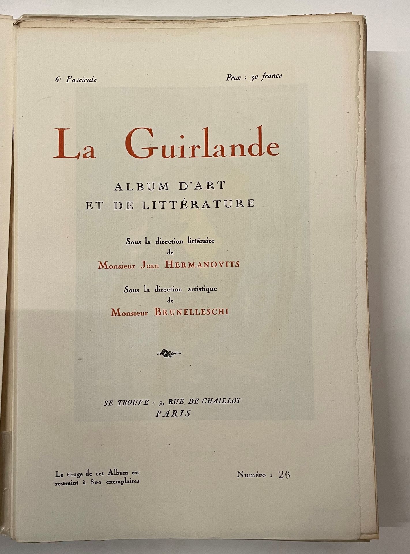 LA GUIRLANDE
Album mensuel d’Art et de Littérature
N° 1, octobre 1919-n° 11, s.d. [1921]. Paris, Directeur littéraire : Jean Hermanovits, Directeur artistique : Brunelleschi. Textes de Paul Bourget, René Boylesve, André Brulé, Alfred Capus, Lucie Delarue-Mardrus, Paul Fort, Georges de la Fouchardière, André de Fouquières, Jean Hermanovits, Abel Hermant, Juliette Lancret, Pierre Mille, Francis de Miomandre, Anna de Noailles, Henri de Régnier, Clément Vautel, Miguel Zamacoïs, etc. Illustrations et planches hors-texte de Guy Arnoux, Georges Barbier, Benito, Emmanuel Blanche, L. Bonnotte, Brunelleschi, Cadogan, Jean Dulac, Abel Faivre, Joseph Hémard, Polack, Jean Ray, R. Stab, Zinoview, etc. Collection complète. 11 numéros en 11 livraisons in-4 en feuilles sous emboîtage. Tirage limité à 800 ex. num. Les 4 premiers fascicules sont imprimés par François Bernouard. Notes manuscrites de Vasseur (2 ff.). Très rare complet.
Revue de grand luxe, « une manière de bréviaire de l’élégance, de la coquetterie et du bon ton », avec des planches de mode rehaussées à la main.