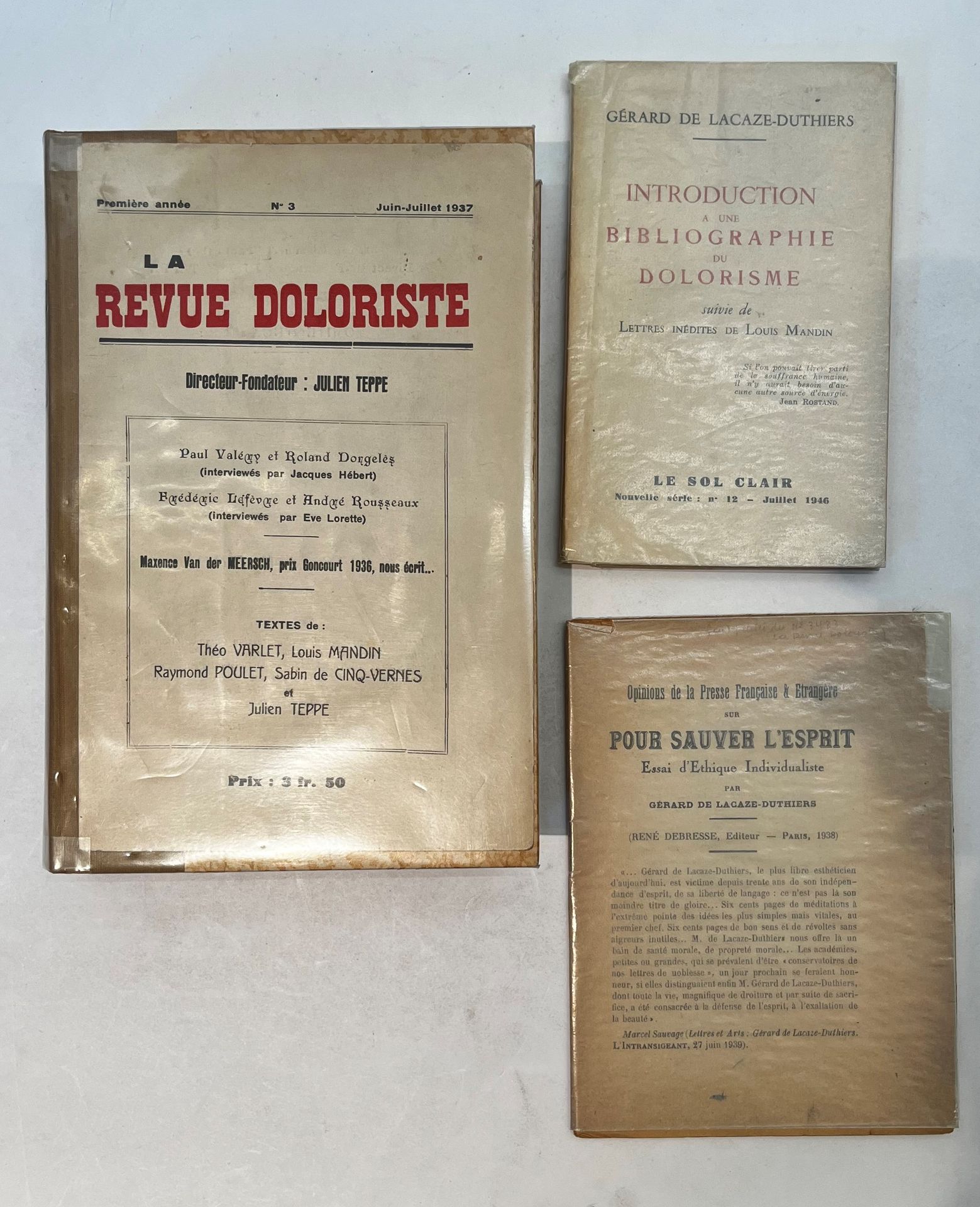 THE DOLORIST REVIEW
Philosophical and literary
No. 1, December 1, 1936-No. 17, Spring 1956. Paris, Director-founder : Julien Teppe. Texts by Julien Benda, Albert Camus, Francis Carco, L.-F. Céline, Colette, Georges Duhamel, André Gide, Julien Green, Louise Hervieu, Max Jacob, Gérard de Lacaze-Duthiers, Paul Léautaud, Philéas Lebesgue, Maurice Magre, Louis Mandin, Louis Martin-Chauffier, Paul Reboux, Jean Rostand, Han Ryner, Julien Teppe, Henri Troyat, Paul Valéry, Théo Varlet, etc. Complete collection. 17 numbers in 17 issues in 1 vol. in-8 bound (covers preserved). Handwritten notes of Vasseur (2 ff.). Joint : - 1 L.A.S. of Julien Teppe (1937) on headed paper of the review, to Charles de Bussy (it is question of dolorism) ; - 1 L.A.S. from Eve Lorette (1937), interviewer for La Revue doloriste, on the letterhead of the journal and who addresses to Charles de Bussy the n° 3 of the journal; - 8 portraits of collaborators; - 2 booklets from Gérard de Lacaze-Duthiers: Opinions of the French &amp; Foreign Press on Pour Sauver l'Esprit, Essai d'Éthique Individualiste (René Debresse, 1938) and Introduction à une bibliographie du dolorisme (Le Sol clair, 1946).
In its 17 issues, La Revue doloriste exalts physical, moral, intellectual and metaphysical suffering.