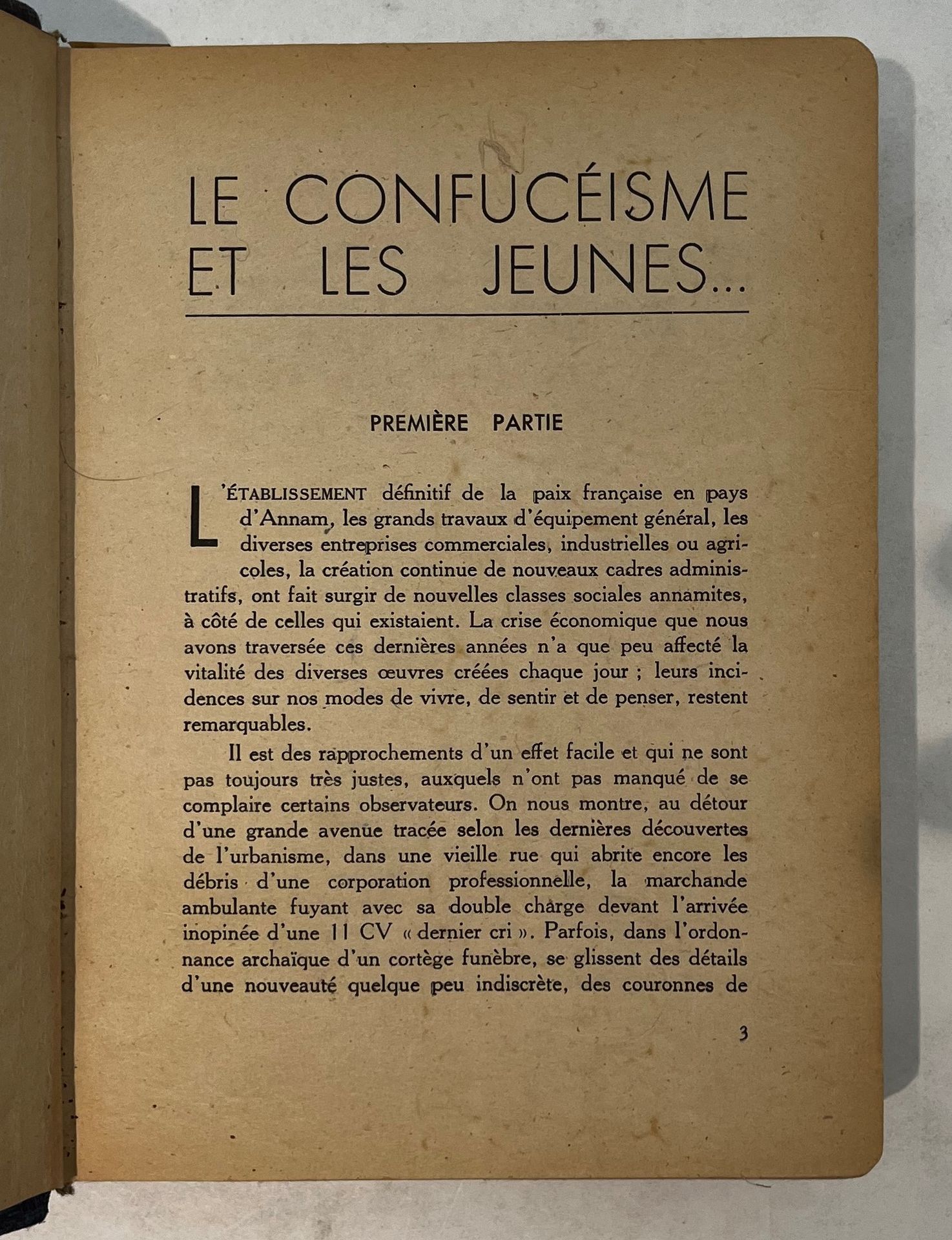 EST
Revue mensuelle
N° 1, janvier 1939-n° 6 juin-juillet 1939. Hanoï, Rédacteurs en chef : J.-M. Hertrich, Nguyên-Manh-Tuong. Textes de Jacques-M. Dauphin, Jean Farchi, Jean-M. Hertrich, Jacques Méry, Marc-François Ney, Jean Ruiz, Jean Sauveterre, Dang-Phuc-Thong, Marguerite Triaire, Nguyên-Manh-Tuong, etc. 6 numéros en 6 livraisons en 1 vol. in-8 relié. Joint : – 1 L.D.S. de l’Attaché Culturel à Hanoï (mai 1967) qui n’a pu renseigner A. Vasseur sur l’existence de cette revue.