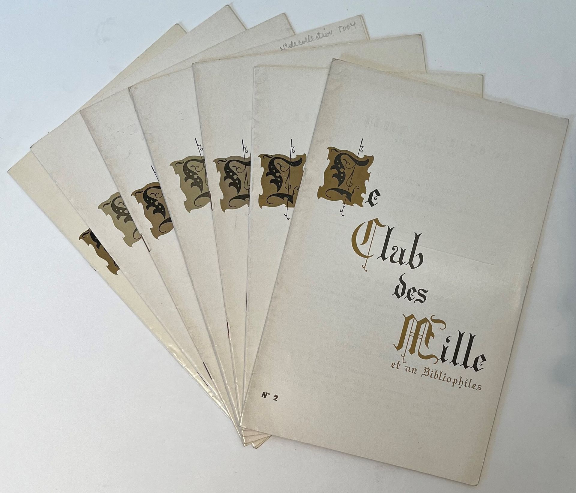 LE CLUB DES MILLE ET UN BIBLIOPHILES
N° 1, 1967-n° 6, s.d. [1968]. Nantes, Directeur : A. Bellanger. Les textes ne sont pas signés. Le n° 1 est en double. 6 numéros en 6 livraisons in-8 brochées.