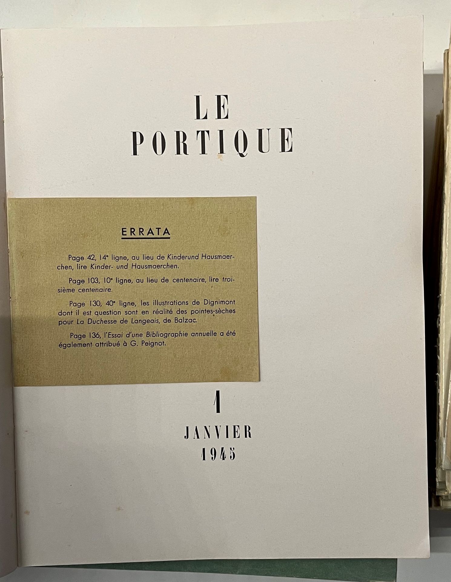 LE PORTIQUE
N° 1, janvier 1945-n° 8, juin 1951. Éditeur : Rombaldi, Directeur : Éric de Grolier. Textes de Jean Adhémar, Pierre Camo, Philippe Chabaneix, Georges Charensol, Henry Charpentier, Chas Laborde, Jean Cocteau, Marie Dormoy, René Dumesnil, Éric de Grolier, Jacques Guignard, Jean Loize, Pierre Mac Orlan, Pierre Mornand, Jean-Louis Vaudoyer, Louise de Vilmorin, Léon Werth, etc. Illustrations de Paul Baudier, Gus Bofa, Pierre Bonnard, Jean Cocteau, Daragnès, Albert Decaris, Maurice Denis, Raoul Dufy, A. Dunoyer de Segonzac, J.-E. Laboureur, Fernand Léger, etc. Collection complète. 8 numéros en 8 livraisons in-4 brochées. Notes manuscrites de Vasseur (2 ff.). Joint : – 1 L.A.S. de Jean de Buzelet (1965) à André Vasseur.
Belle revue consacrée à la bibliophilie, avec de nombreux articles sur les beaux livres anciens et modernes et de nombreuses reproductions hors-texte et dans le texte