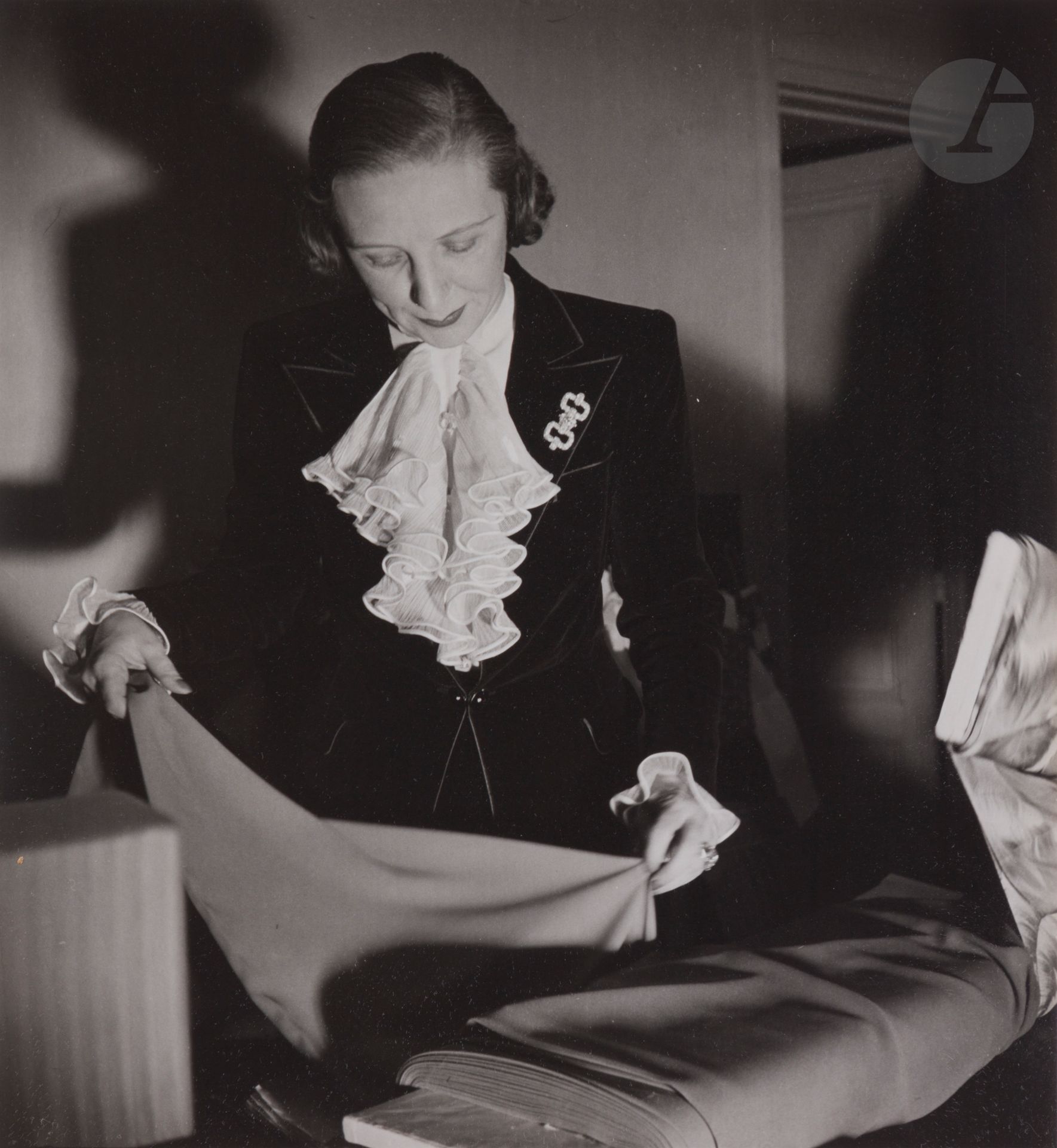 Jean Moral (1906-1999)
Maggy Anna de Wagner, dite Maggy Rouff. Jeanne Paquin, c. 1939.
Deux (2) épreuves argentiques d’époque sur papier Agfa-Brovira. Tampon « Jean Moral - Paris » aux versos. 
27,3 x 23,5 et 27,5 x 23,8 cm avec marge en bas

Provenance : 
Brigitte Moral, fille de Jean Moral. 

 Ces deux images sont publiées dans le numéro spécial de la revue Marie-Claire intitulé « La nouvelle mode chez les grands couturiers » en mars 1939 (n° 105).