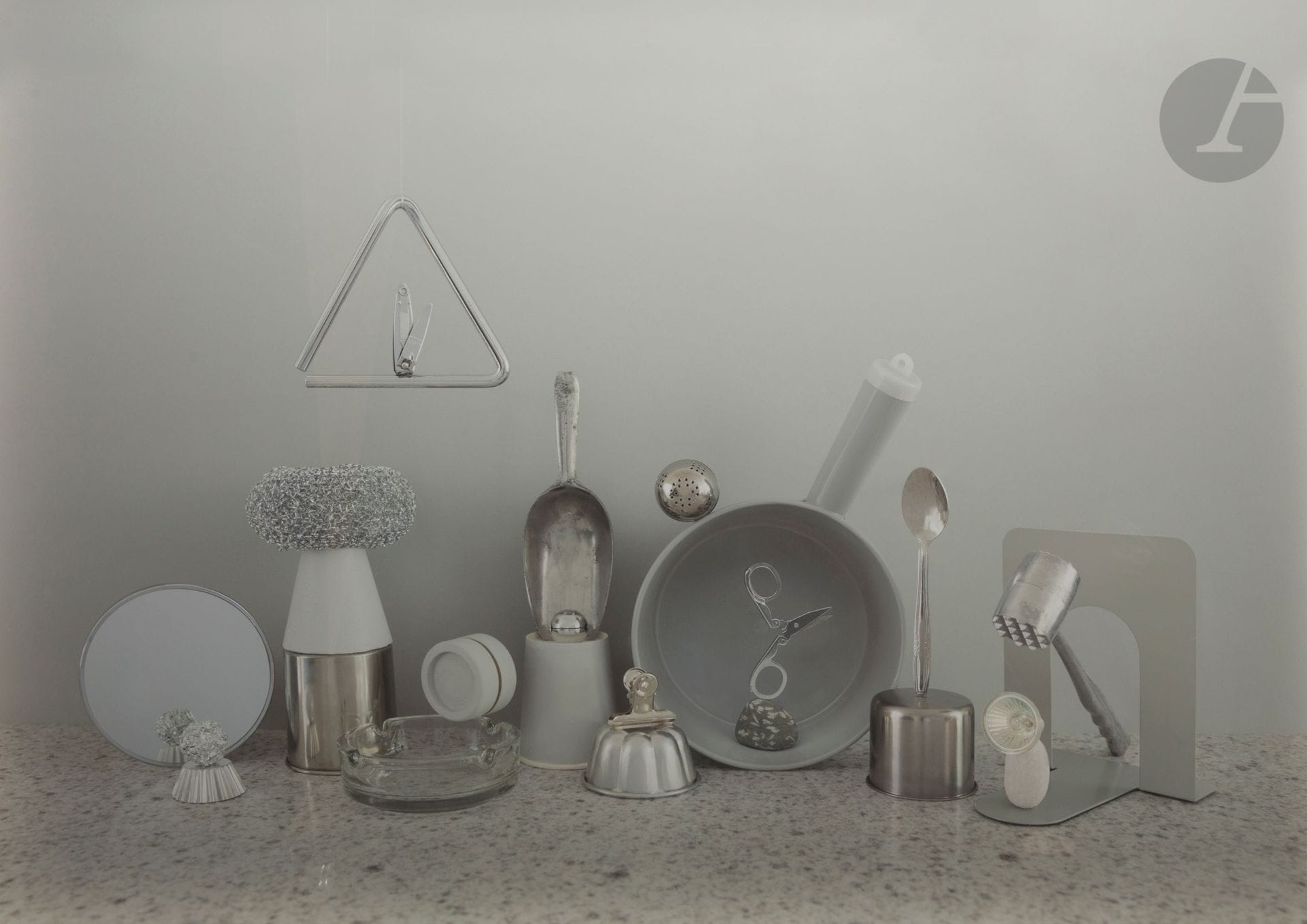 Dawn NG (1982)
A thing of Beauty (Grey), 2015.
Framed pigment print. Edition of 3. 
116 x 153 cm - frame 

Provenance : 
- Chan Hampe Galleries, Singapore. 
- Galerie Thessa Herold, Paris.

 A certificate of authenticity accompanies the work.