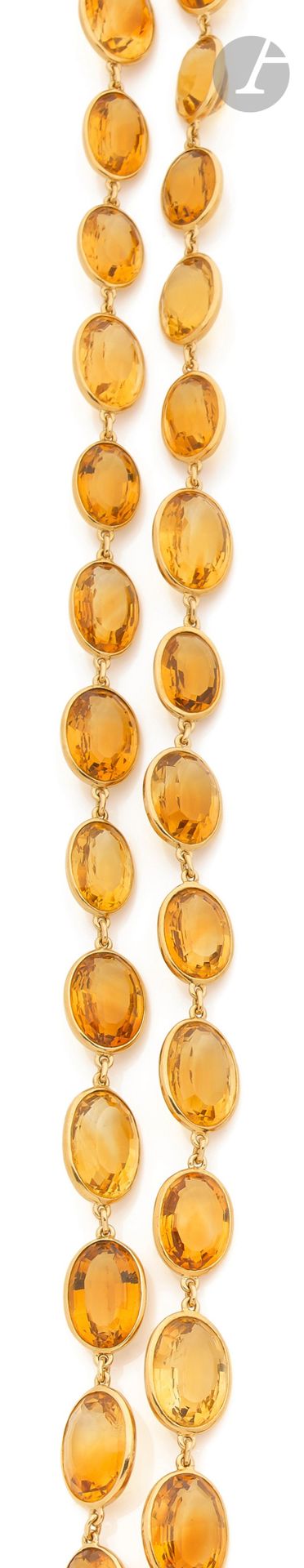 MARCHAK
Long necklace in 18K (750) gold, decorated with 48 oval citrines. Signed and numbered. French work of the 1980s. Length : 116 cm approximately. Gross weight : 154,5 g

A Marchak citrines long necklace