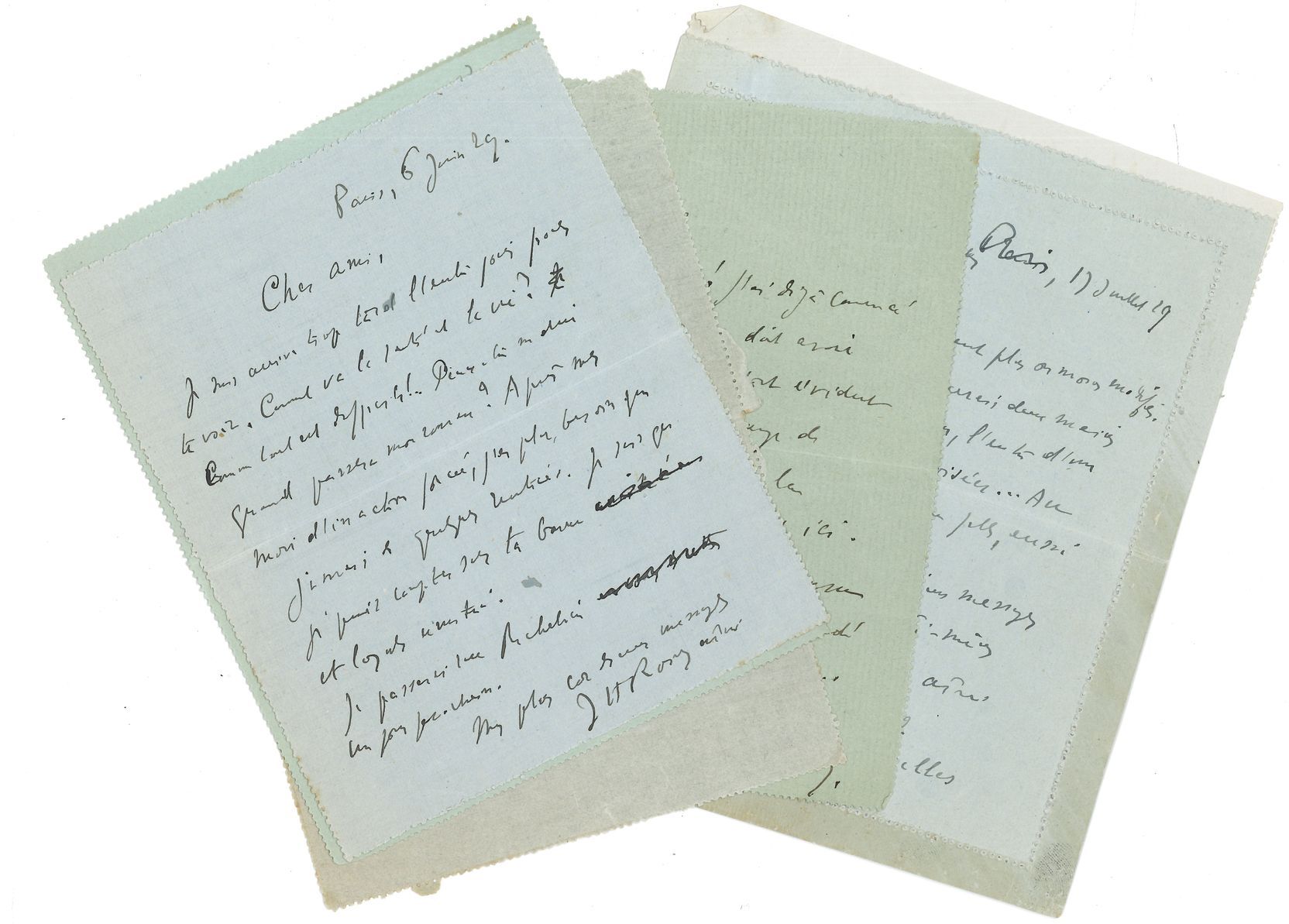 Joseph-Henri ROSNY aîné. 45 L.A.S, 1888-1938, à divers ; 80 pages formats divers.
Rendez-vous, remerciements à des critiques et des confrères (5 à Lucien Descaves) pour leurs articles sur ses romans : Xipehuz (1888). Le Chemin d’Amour, Marthe Baraquin, Dans la Nuit des Cœurs, etc. 
« Pour la Guerre du Feu, je crois qu’elle a été traduite en russe sans autorisation spéciale. Depuis la guerre est intervenue. Cette traduction doit être enterrée à jamais. Que vos amis fassent à leur gré, et s’ils peuvent me donner une rémunération, j’en serais ravi ».
Vers 1922-23, il fait le point sur sa méthode de travail : depuis 1908, il a publié un roman par an, d’en moyenne 10 000 lignes, il travaille 330 jours par an ; on lui demande un roman puissant, « mais je n’ai rien écrit de plus puissant et rien d’aussi concentré que Dans la Nuit des cœurs qui vient de paraitre (1922). Et (de qualité moins bonne) Les Purs et les Impurs, Le Félin géant aussi est puissant, ce me semble Et La Vague rouge ? Et la Guerre du Feu ? Et la Force mystérieuse ?... Et Marthe Baraquin ? […] Mes livres ne sont pas écrits en série. Je les prends, je les laisse mûrir, je les reprends. Dans la Nuit des Cœurs a duré plus de dix ans (1910 à 1920), La Vague rouge 6 ans…[…] mais j’écris tous les jours »… En tant que Président de l’Académie Goncourt, il demande que le nom d’Émile Bergerat soit donné à une rue de Paris.
Il félicite ses confrères pour leurs ouvrages : Léon Dierx (Lèvres Closes), Eugène Montfort (La Chanson de Naples), Jean Royère, Victor Margueritte, Jean de Bonnefon, etc.
On joint un manuscrit autographe signé sur Le Cabaret d’Alexandre Arnoux, un manuscrit sur le pluralisme avec commentaire autographe de Rosny aîné, et un imprimé sur la décadence du théâtre avec des annotations de Rosny aîné ; et 9 L.A.S. de Rosny jeune.