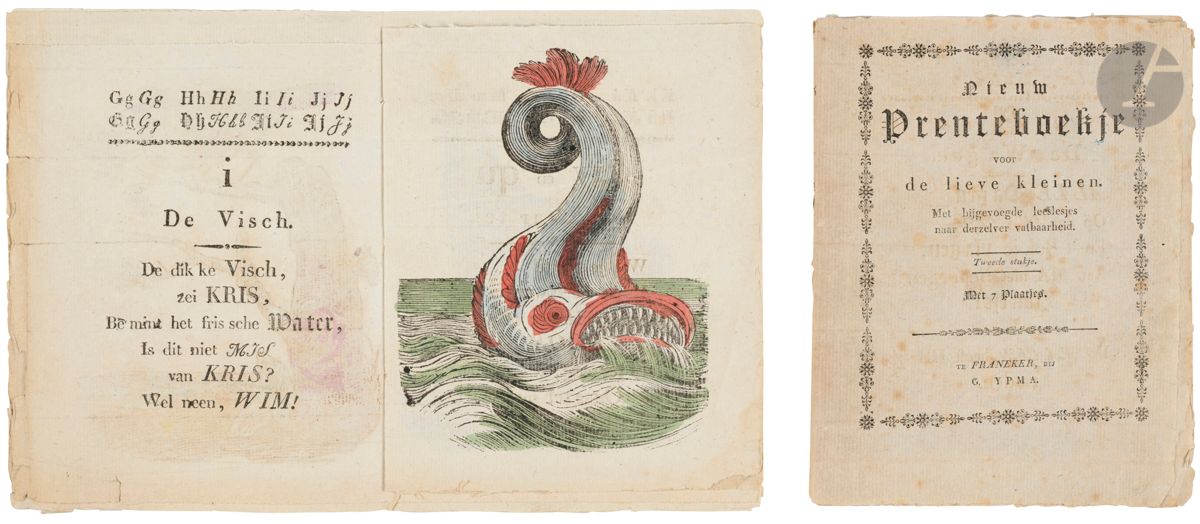 Nieuw prenteboekje voor de lieve kleinen. [Nouveau livre d’images pour les chers petits].
Met bijgevoegde leeslesjes naar hunne vatbaarheid [Avec des cours de lecture attachés à leur sensibilité (Vol 1)]. Met bijgevoegde leeslesjes naar derzelver vatbaarheid (Vol 2)]. Met 7 plaatjes. Te Franeker, bij G. Ypma. [1826]. 2 volumes grand in-16 (16,6 x 12,5 cm, 16 x 12,6 cm). (16) pp. : couvertures de papier, les premières portant le titre imprimé dans un encadrement orné.

Ensemble complet de deux abécédaires hollandais en première édition et ornés, chacun, de sept planches gravées sur bois coloriées à la main.
Rare style d’imagerie figurant animaux et patineur d’un talent remarquable dans le premier volume, écolier, paysage, animaux, d’un style légèrement naïf, dans le second. Les illustrations, dédiées pour la plupart aux voyelles, sont précédées d’une page de texte où diverses typographies ont été utilisées. Les lettres de l’alphabet défilent en tête des pages, par groupe de trois ou quatre, soulignées du texte se rapportant à l’occurrence qui ne débute pas par la lettre mais la contient, A pour De Kat [Le Chat] à IJ, Det Ijs [La Glace], pour le premier volume, A, De Wagen [La Voiture] à Oost- en West-Indiën, pour le second. 
Premier volume bien préservé, mouillures, sur le second, avec fente sur le dos.