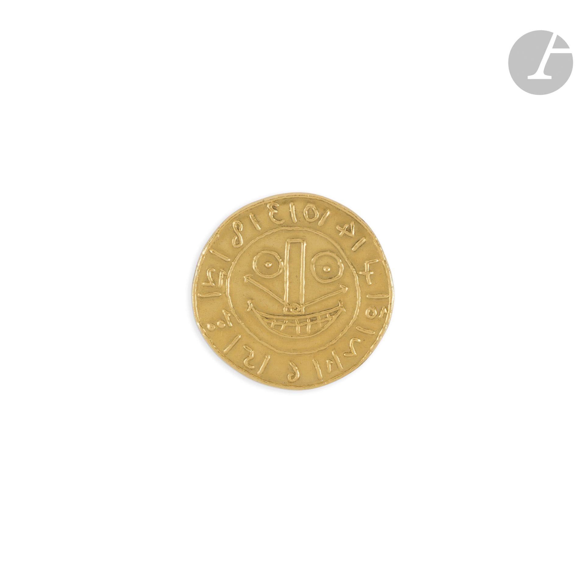 PABLO PICASSO (1881-1973) SCULPTOR &amp; ATELIER FRANÇOIS HUGO GOLDSMITH
Clock-shaped face (ref. 1425), proof numbered 1/20
Medallion-pendant.
Gold proof.
Presented in a wooden case with engraved inscription on the lid: Pablo PICASSO - Visage en forme d'horloge - 1/20 
The medallion signed PICASSO, marked 188/77 and numbered 1/20 on the back.
Diameter: 5.1 cm
Weight : 37,06 g

Important item:
A certificate from Atelier Hugo can be provided to the purchaser, at his request and expense.

Bibliography : 
Claire Siaud and Pierre Hugo - Bijoux d'Artistes, Hommage à François Hugo - Les Cyprès Éditeur, Aix-en-Provence, 2001. An identical model is reproduced on page 153, under reference number 1425.