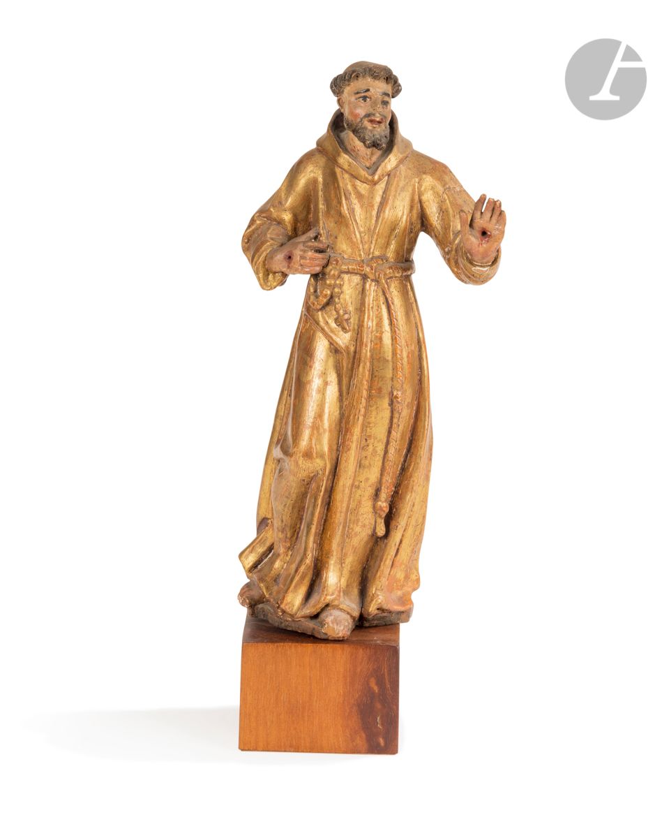Saint François d’Assise en bois sculpté en ronde-bosse, polychromé et doré ; porte les stigmates sur sa main droite.
Espagne, XVIIe siècle
H : 33,5 cm
(petits accidents notamment à la main gauche)