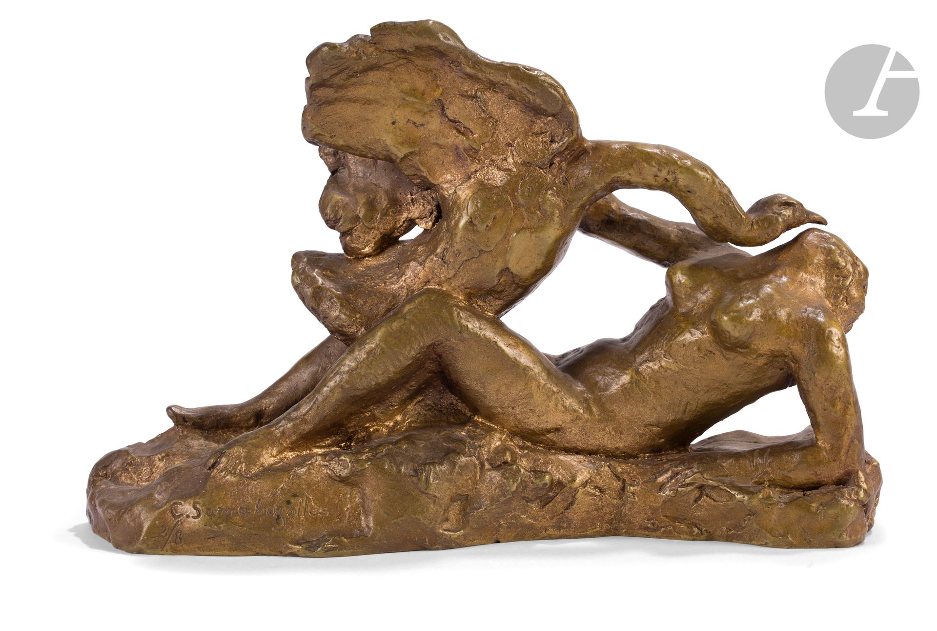 Carlo Sarrabezolles (1888-1971)
Léda et le cygne
Bronze doré
Signé à l’avant de la terrasse « C. Sarrabezolles » et porte le numéro 2/8 sous le pied gauche
Porte le cachet de la Fonderie de la Plaine à l’avant du pied droit sur la terrasse 
H : 15,5 cm et terrasse 23,5 x 7,5 cm

Littérature en rapport : 
Geneviève Sarrabezolles-Appert, Marie-Odile Lefèvre, Carlo Sarrabezolles : sculpteur et statuaire : 1888-1971, Paris, Somogy éd. D’art, 2003, modèle répertorié p. 181

Carlo Sarrebezolles se forme à l’École des Beaux-Arts de Toulouse puis de Paris. La période d’entre-deux- guerres est très prolifique pour l’artiste, il rejoint les Ateliers de l’Art Sacré, expose régulièrement au Salon des Artistes français et participe à plusieurs expositions internationales comme celle des Arts Décoratifs de 1925, ou des Arts et Techniques en 1937 ou encore l’Exposition Internationale de New-York en 1939.