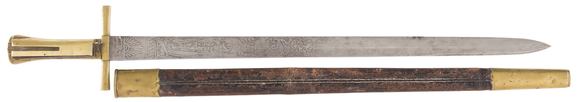 ALLEMAGNE 
Hirschfänger des « Hamburg Jägerbüchse » de la ville de Hambourg.
Poignée laiton lisse avec long ressort en L et longue fente en U. Croisière indépendante de la poignée en laiton, à deux quillons droits évasés. Longue lame droite de 566 mm à un seul tranchant, finement gravée de motifs floraux, de canons, de drapeaux, d’écussons avec fortifications et des armes de Hambourg. Poinçon au talon au chiffre 1 couronné dans un écu. Fourreau en cuir brun, garnitures en laiton (manque le bouton de chape).
Lt : 665 mm - Ll : 568 mm - ll : 31,5 mm
A.B.E.