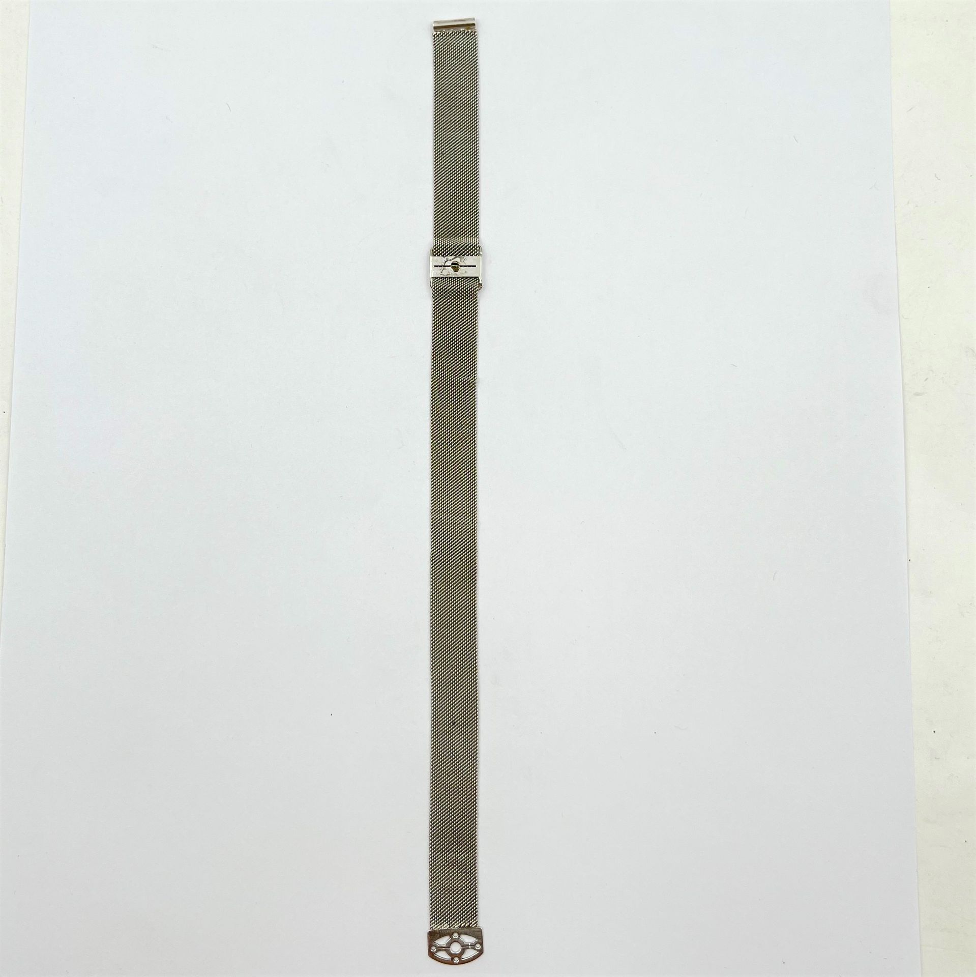 Bracelet en maille souple, en or blanc (18K). Poids: 17,7 g

Frais acheteur pièces et lots en or : 9,6% TTC -  8% HT 