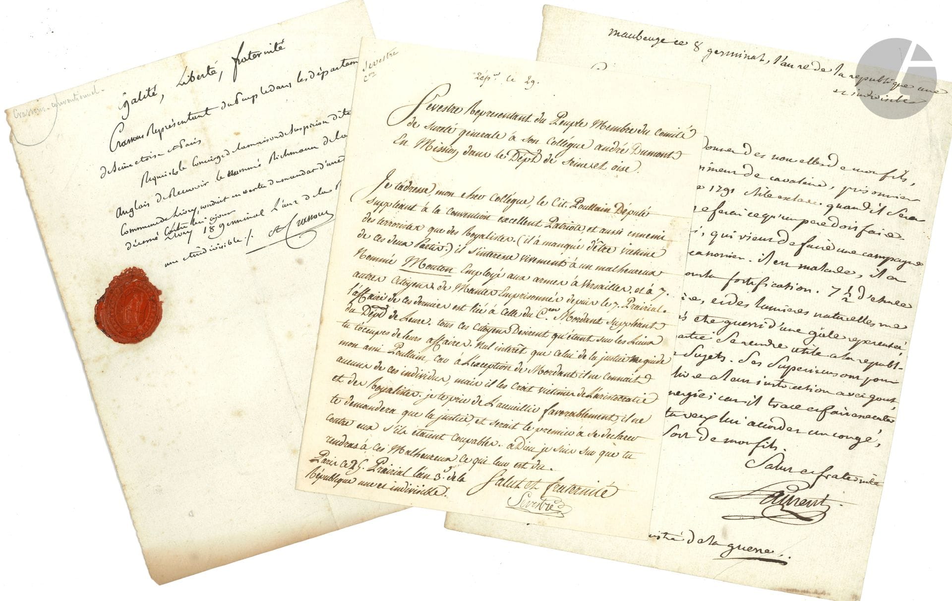 RÉVOLUTION et EMPIRE. 27 lettres ou pièces (L.A.S., L.S ou P.S.).

H.J.G. Clarke comte d’Hunebourg puis duc de Feltre, A. Crassous, gal Dessolle (Meiningen 1800), gal Drouot (1813), Pierre-Mathurin Gillet (Warem 1794), gal Grenier (Vérone 1813), L. Langlès, Claude-Hilaire Laurent (Maubeuge 1794), abbé Morellet (à Boissonade), marquis de Nicolay (juillet 1789), gal de Piré (Leipzig 1813), Regnault (de la Manche), P.L.J. Renaut (curé de Preux-au-Bois, député, 1791), J.M. Sevestre (à A. Dumont, 1795)…
Documents concernant les départements de la Mayenne, de la Somme, le Cap, La Rochelle, Orthez, etc. Vente de biens nationaux à Surgères.
Ms maçonnique d’un discours pour l’inauguration du temple et la fête du patron des amis de l’humanité, Saint-Maixent 9 messidor XII.
On joint 3 décrets impr. et une affiche.