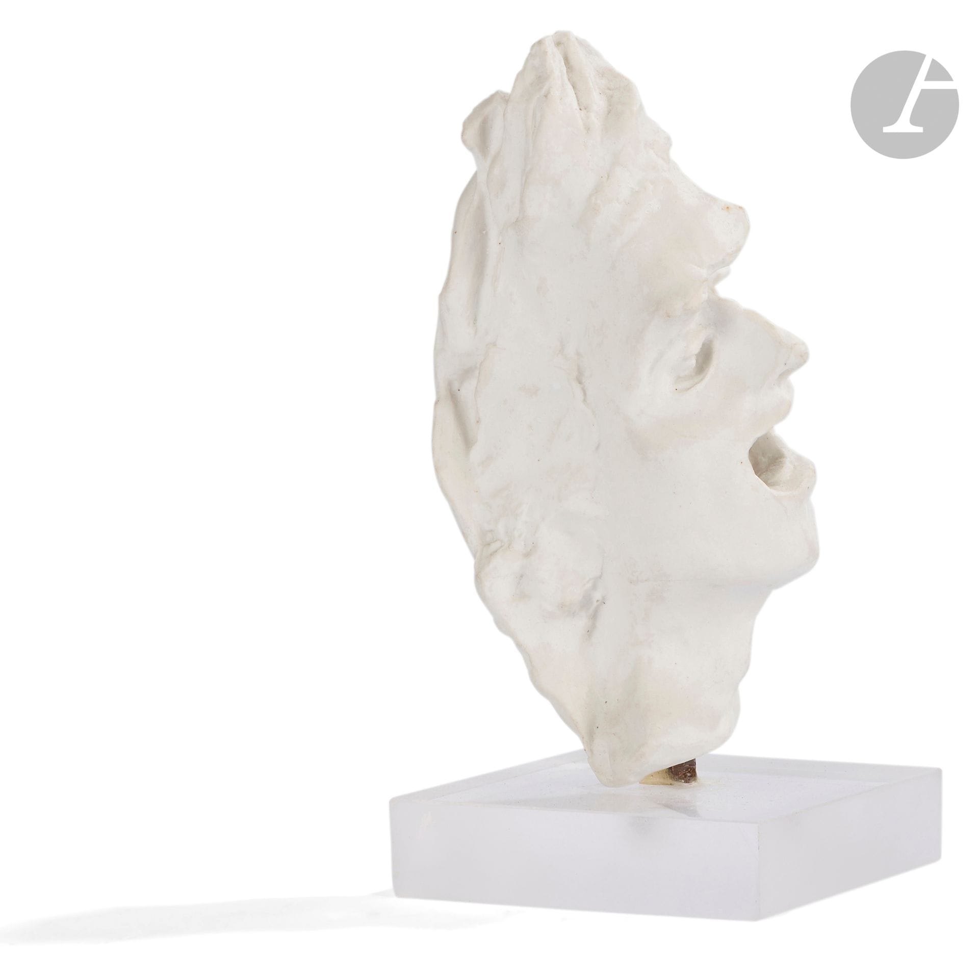 Jean-Michel FICHOT (né en 1959)
Tête, 1985
Épreuve en porcelaine.
Signée et datée.
Hauteur : 14,5 cm

Nous remercions Monsieur Jean-Michel Fichot d’avoir confirmé l’authenticité de cette œuvre et pour les informations qu’il nous a transmises.