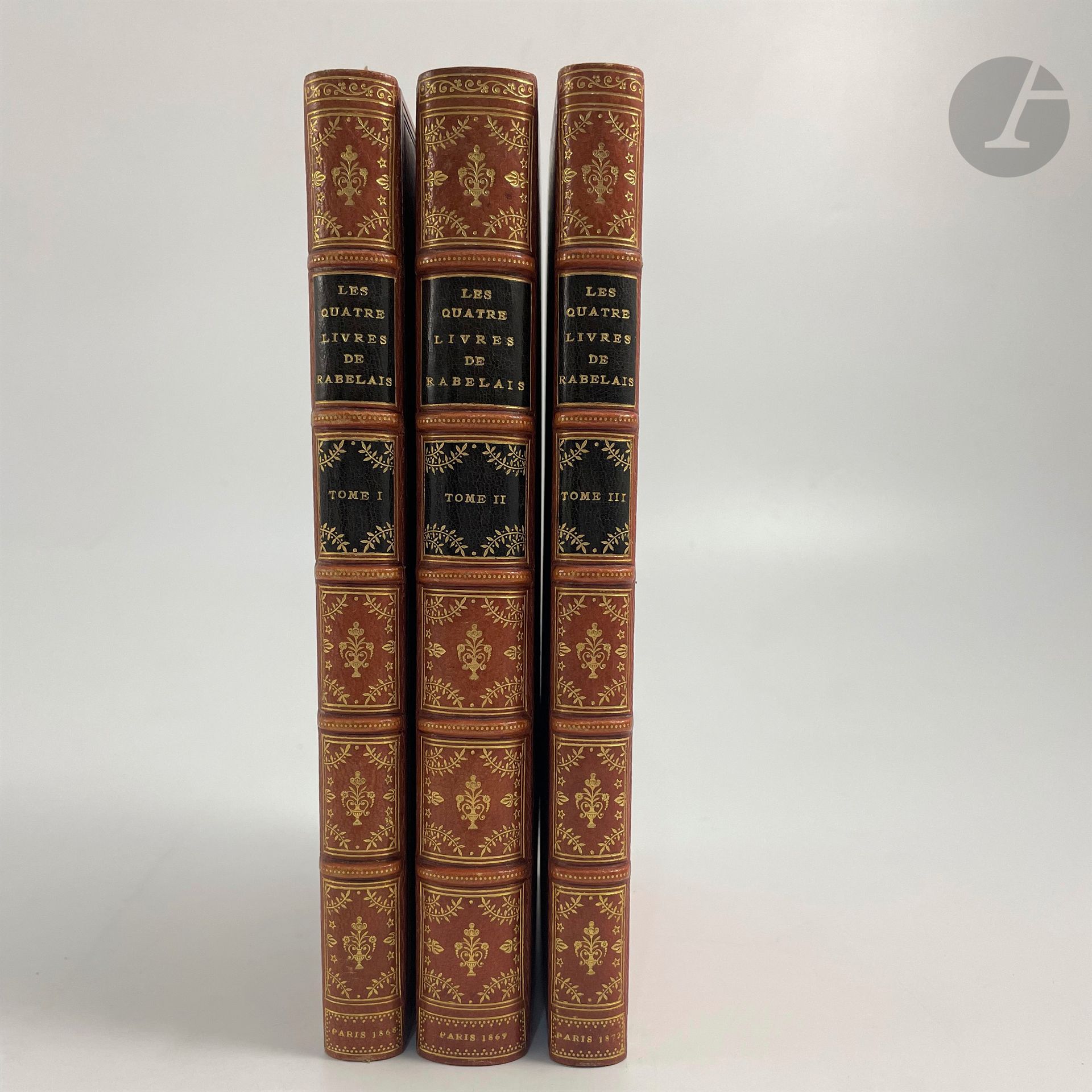 RABELAIS (François).
Les Quatre livres de maistre François Rabelais suivis du Manuscrit du cinquième Livre publiés par les soins de MM. A. de Montaiglon et Louis Lacour.
Paris : Académie des bibliophiles, 1868. — 3 volumes in-8, maroquin orange, triple filet doré en encadrement sur les plats, dos à nerfs orné, dentelle dorée intérieure, tranches dorées (Chambolle-Duru).

Très belle édition imprimée par Jouaust et tirée à 525 exemplaires, parue dans la collection des Classiques français.

UN DES 25 EXEMPLAIRES NUMÉROTÉS SUR PAPIER DE CHINE, enrichi des 11 planches gravées par Boilvin pour l'édition Jouaust de 1876 et de 15 des 16 eaux-fortes gravées par Bacquemond pour l'édition Lemerre de 1872, ces dernières accompagnées d'un feuillet avec la légende. Toutes sont en épreuve sur chine avant la lettre. Il manque à la série des Bracquemond la septième planche légendée « Comment Panurge feut amoureux d'une haulte dame de Paris ».

Très bel exemplaire en reliure d Chambolle Duru.
Petites taches noires sur les plats. Quelques rousseurs éparses.
Provenance : Henri Bordes (1842-1911), avec ex-libris (vente 1911, n° 486). - Antoine Bordes, avec ex-libris.