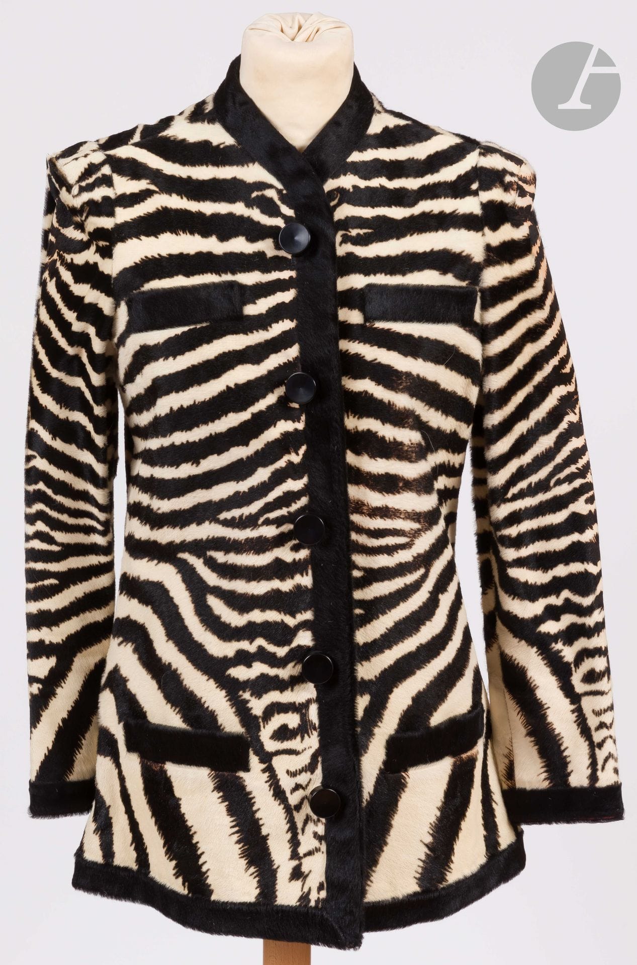 DIOR Boutique, 1980s
Jacket in zebra-style dyed colt (wear)
Size may correspond to a 34-36 approx.