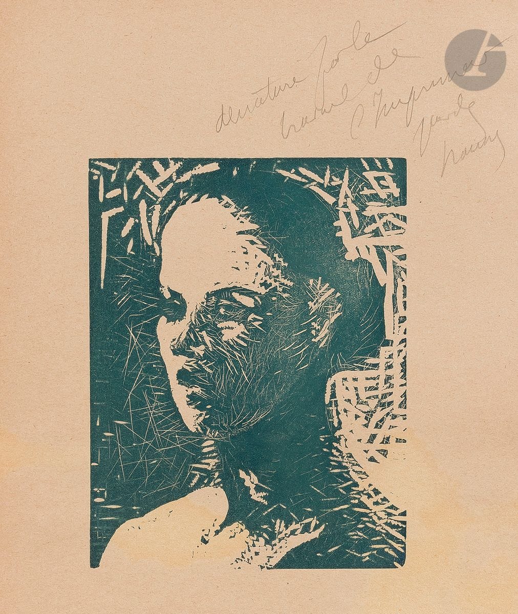 Marc Mouclier (1866-1948) 
Tête de femme en chignon, de trois-quarts. 1895. Bois gravé. 105 x 130. Impression en vert bronze. Très belle épreuve avec la mention imprimée « Supplément à La Critique, n° 5, 5 Mai 1895 » le long du bord inférieur à gauche, d’un tirage d’essai antérieur avant la publication, annotée au crayon en marge au-dessus du sujet : « dénaturé par le / travail de l’Imprimeur… » Petites salissures en marge droite. Infimes accrocs aux bords du feuillet, jaunis. Toutes marges. Timbre R. T.