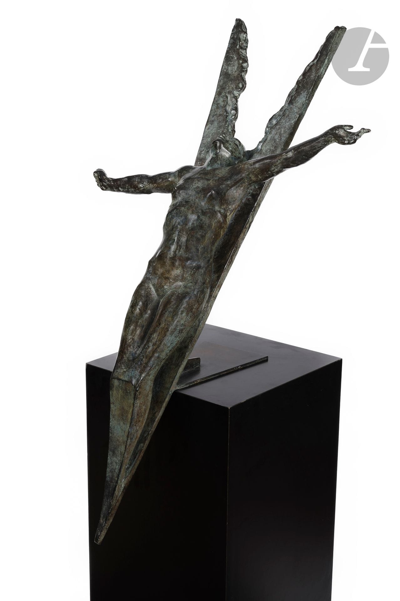 Mauro CORDA (né en 1960)
Femme nue en croix
Épreuve en bronze à patine verte.
Signée et numérotée « 1/8 ».
Cachet de la Fonderie Delval.
105 x 55 x 35 cm