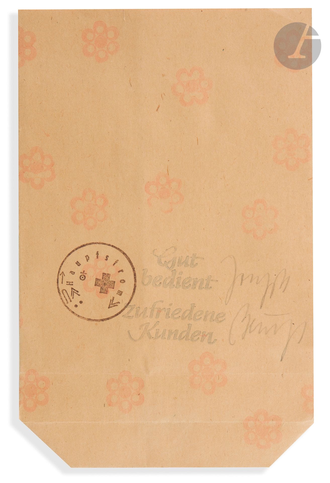 Joseph BEUYS [allemand] (1921-1986)
Gut Bedient zufriedene Kunden
Enveloppe Kraft à motif de fleurs.
Signée en bas à droite.
Édition DDR-Tuten, 250 exemplaires avec les motifs différents, dont 5 exemplaires de ce motif.
25 x 16 cm
