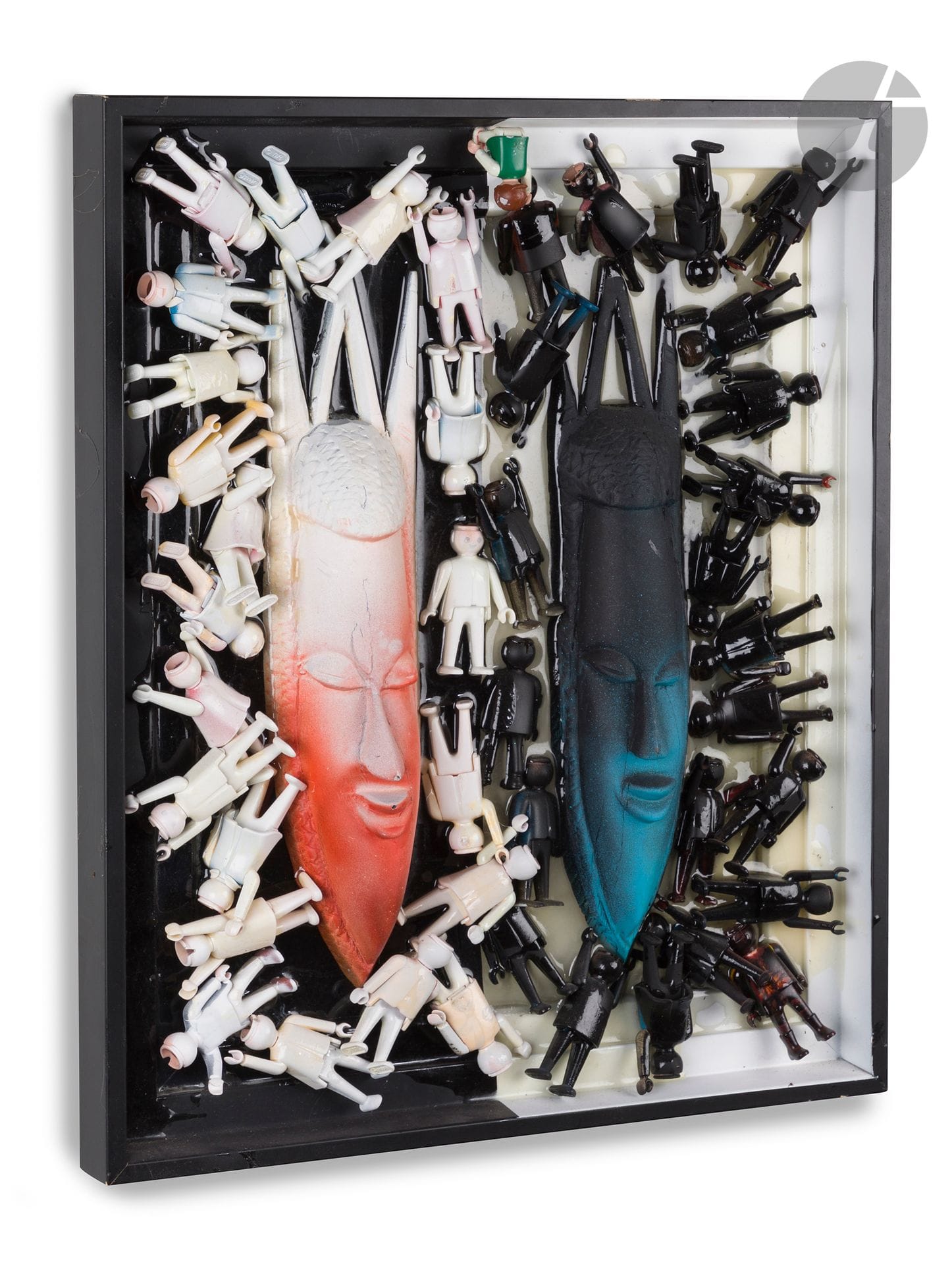 Bernard PERSON dit SERP (né en 1949)
Out of Africa, 2022
Assemblage, masques peints et Playmobil.
Signé, daté et titré au dos.
48 x 40 x 3,5 cm