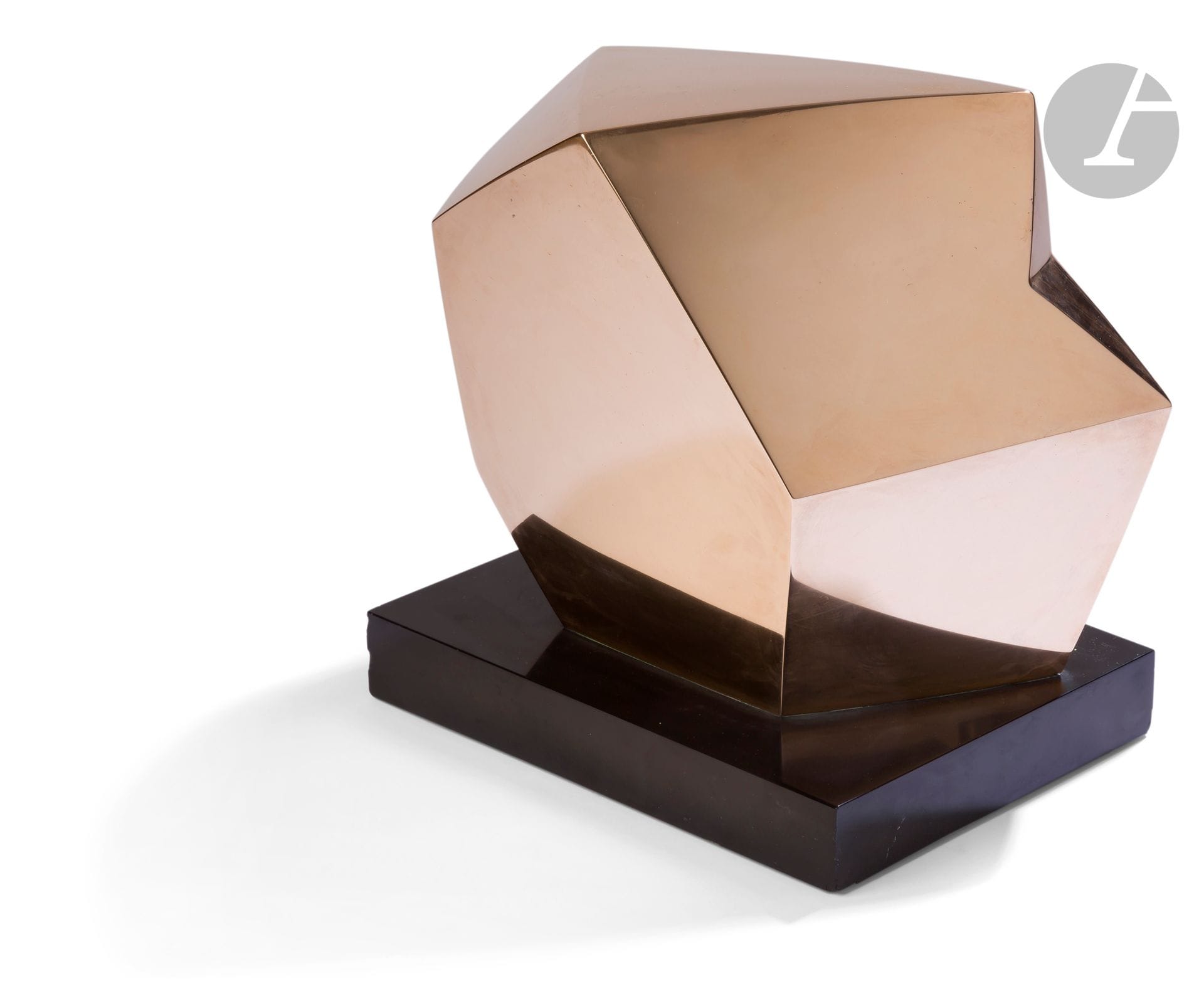 Émile GILIOLI (1911-1977)
Le Chant du coq, 1965
Épreuve en bronze poli.
Signée et numérotée «2/6».
Base en marbre noir.
(Égrenures).
28 x 31 x 20 cm (au total) 

Œuvre en rapport: 
Le Chant du coq, 1965, bronze poli, 25 cm reproduit in Gilioli, Galerie Veranneman, Bruxelles, 7 - 29 mai 1971