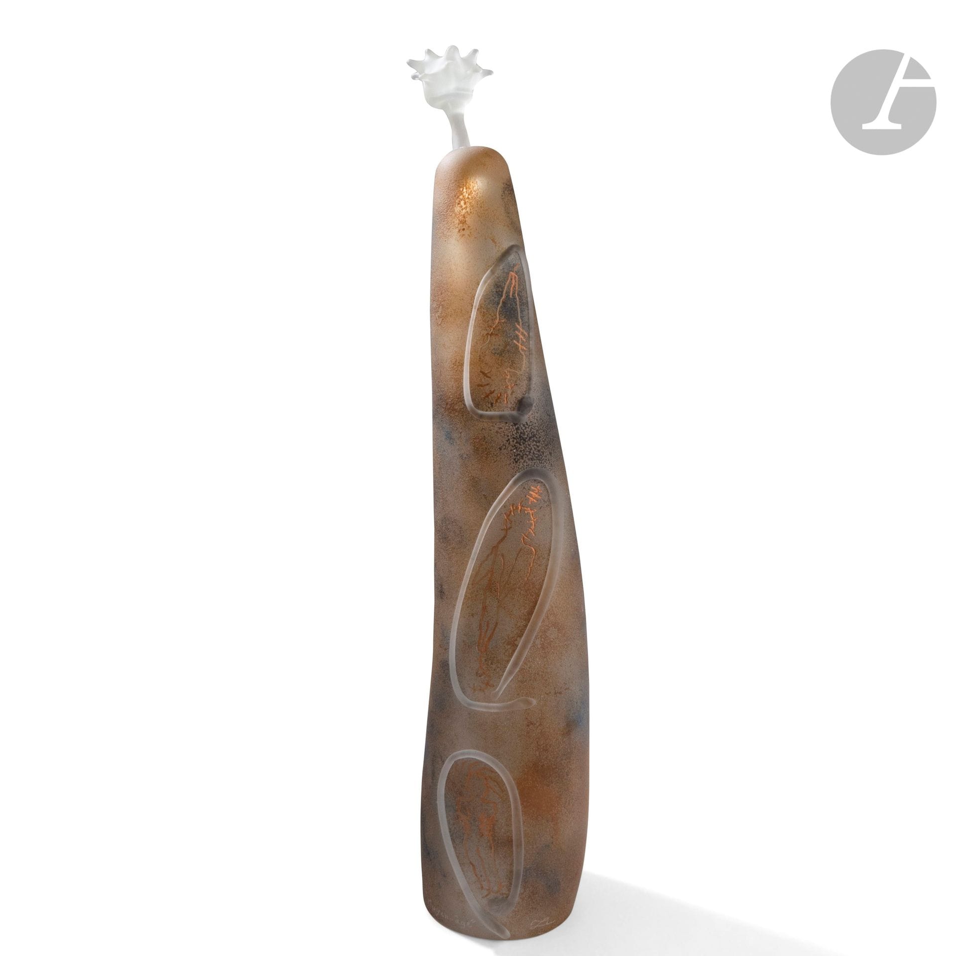 Thierry BAUDRY (France, b. 1964)
Moyen-Âge, 1996 
Large cane-blown glass totem, modeled, enameled, sandblasted and engraved with medallion figures. Signed, titled and dated 1996 on base. H. 65 cm
The stopper needs re-gluing. 

Provenance: Claude Lise Postaire-Lemarais Collection, Paris.

Bibliography: Thierry Baudry - Exhibition catalog, Musée de Niort, 1998. Reproduced on p. 30.